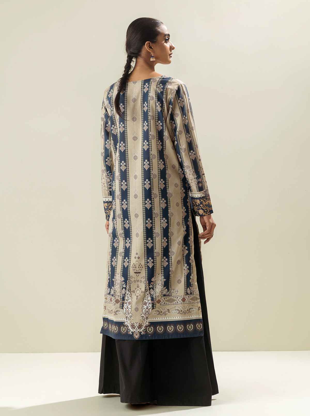 1 PIECE - PRINTED LAWN SHIRT - STATUESQUE FLOWER