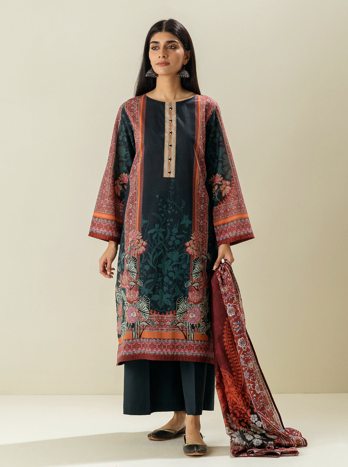 3 Piece - Printed Lawn Suit - Modern Weaves