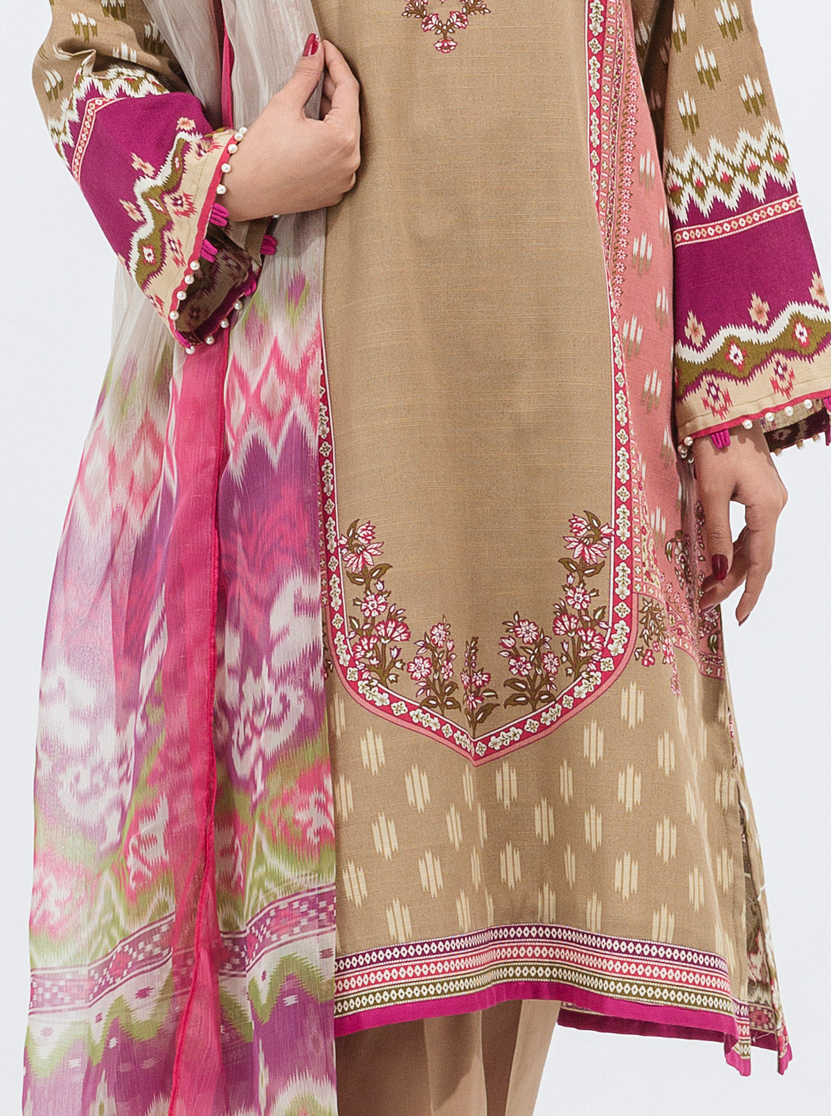 3 Piece - Printed Khaddar Suit - Delicate Vintage