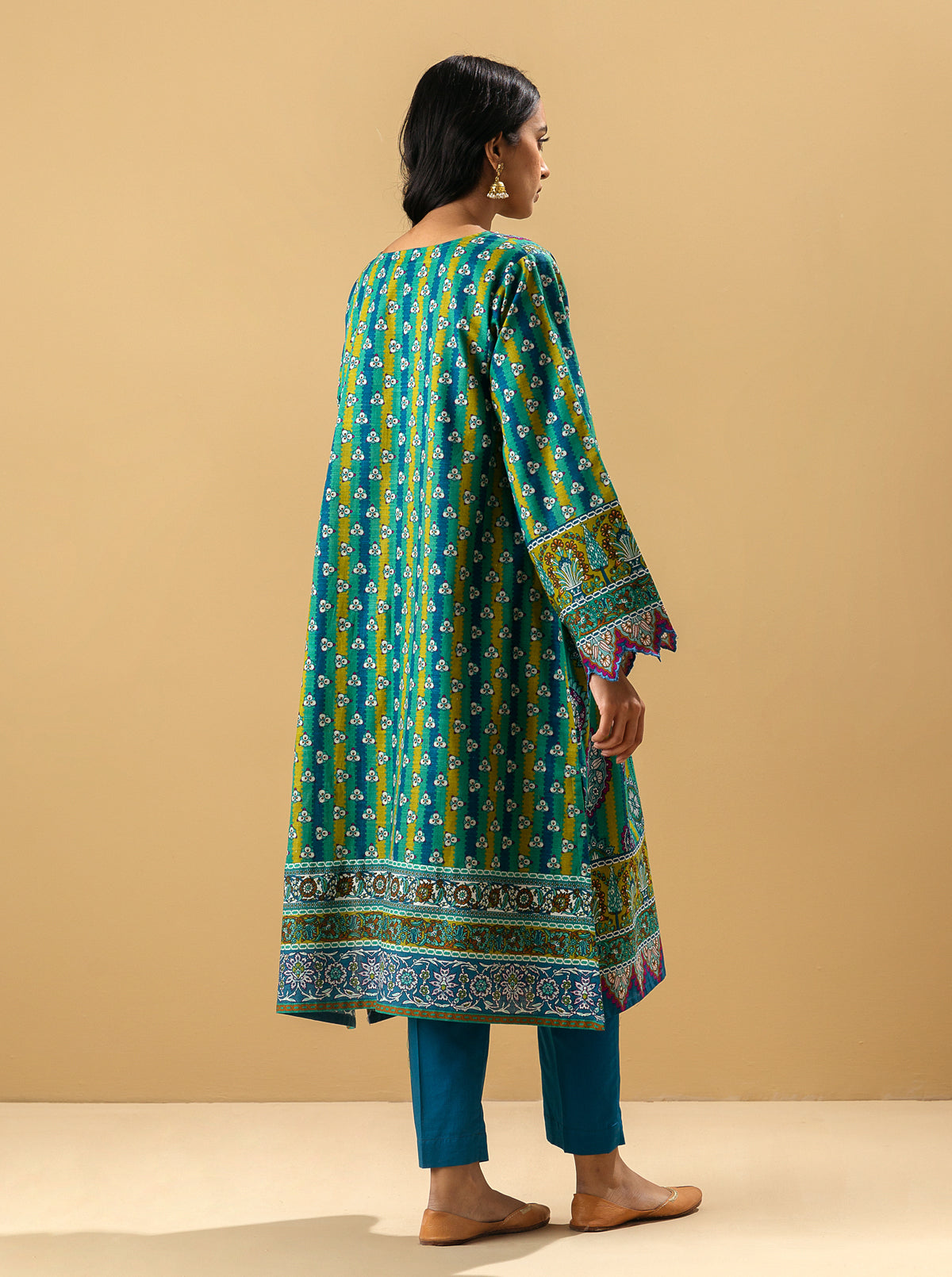 2 Piece - Printed Khaddar Suit - Peacock Caination