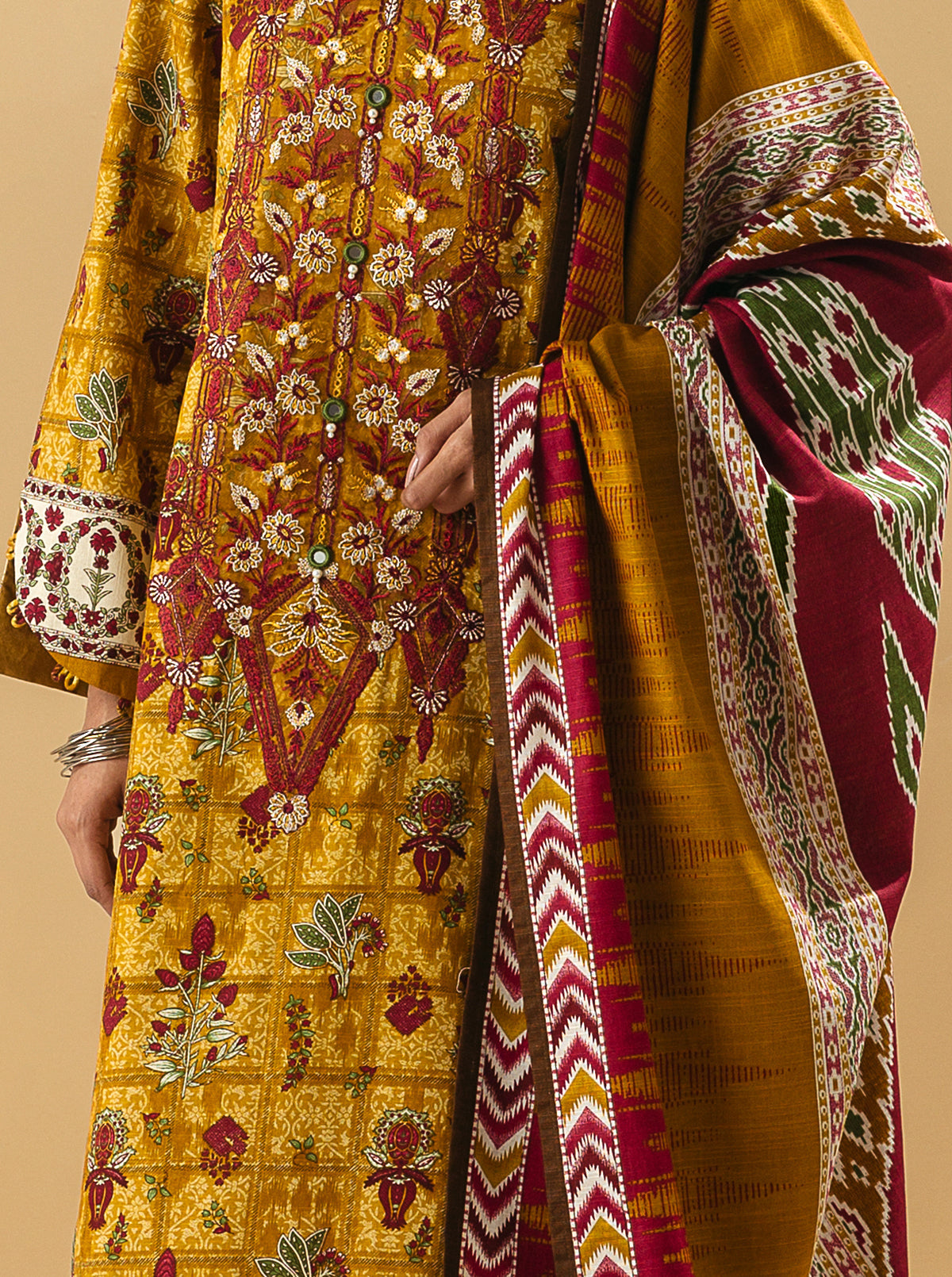3 Piece - Embroidered Khaddar Suit - Amber Gardenia