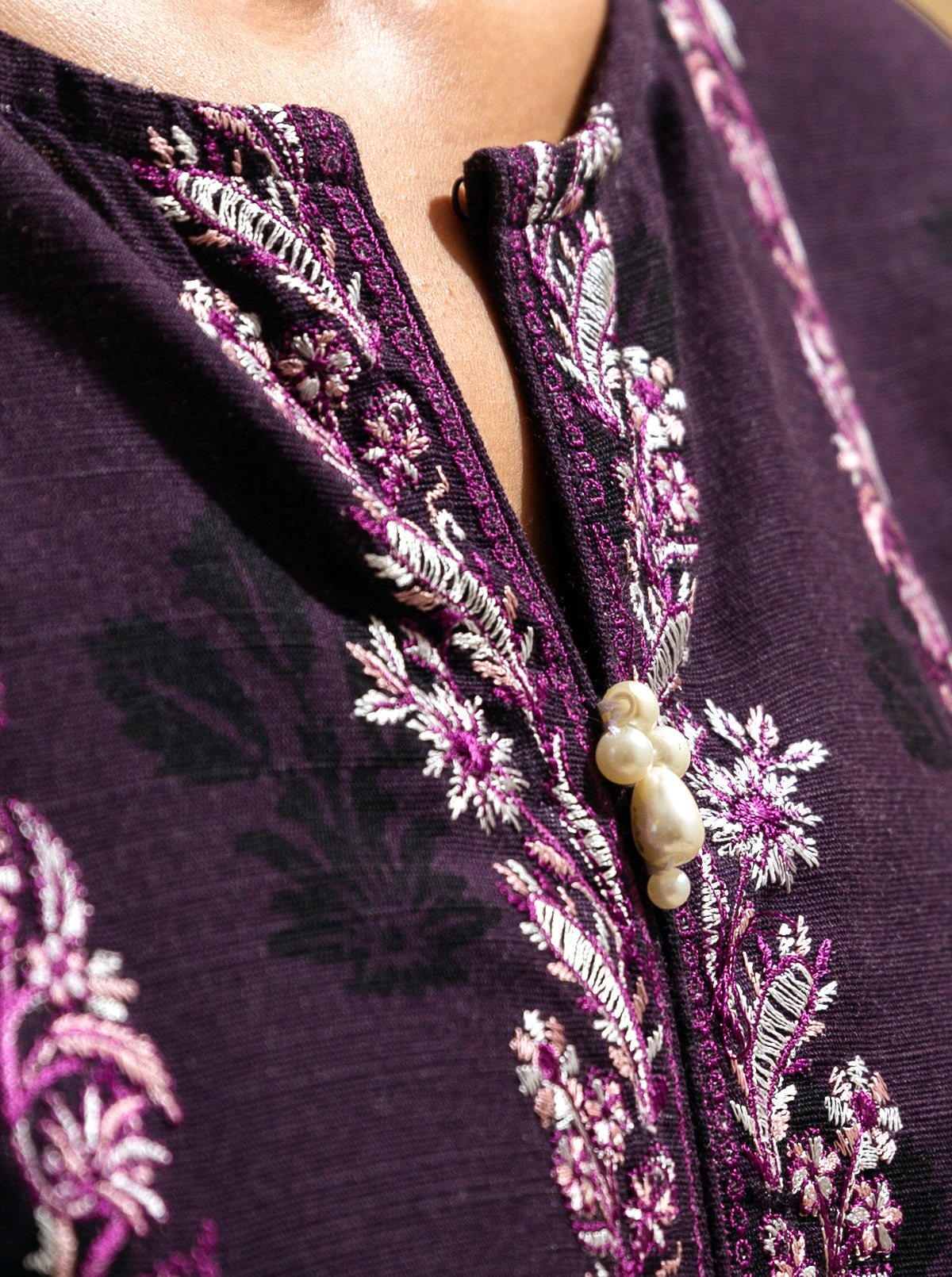 3 Piece - Embroidered Khaddar Suit - Plam Flora