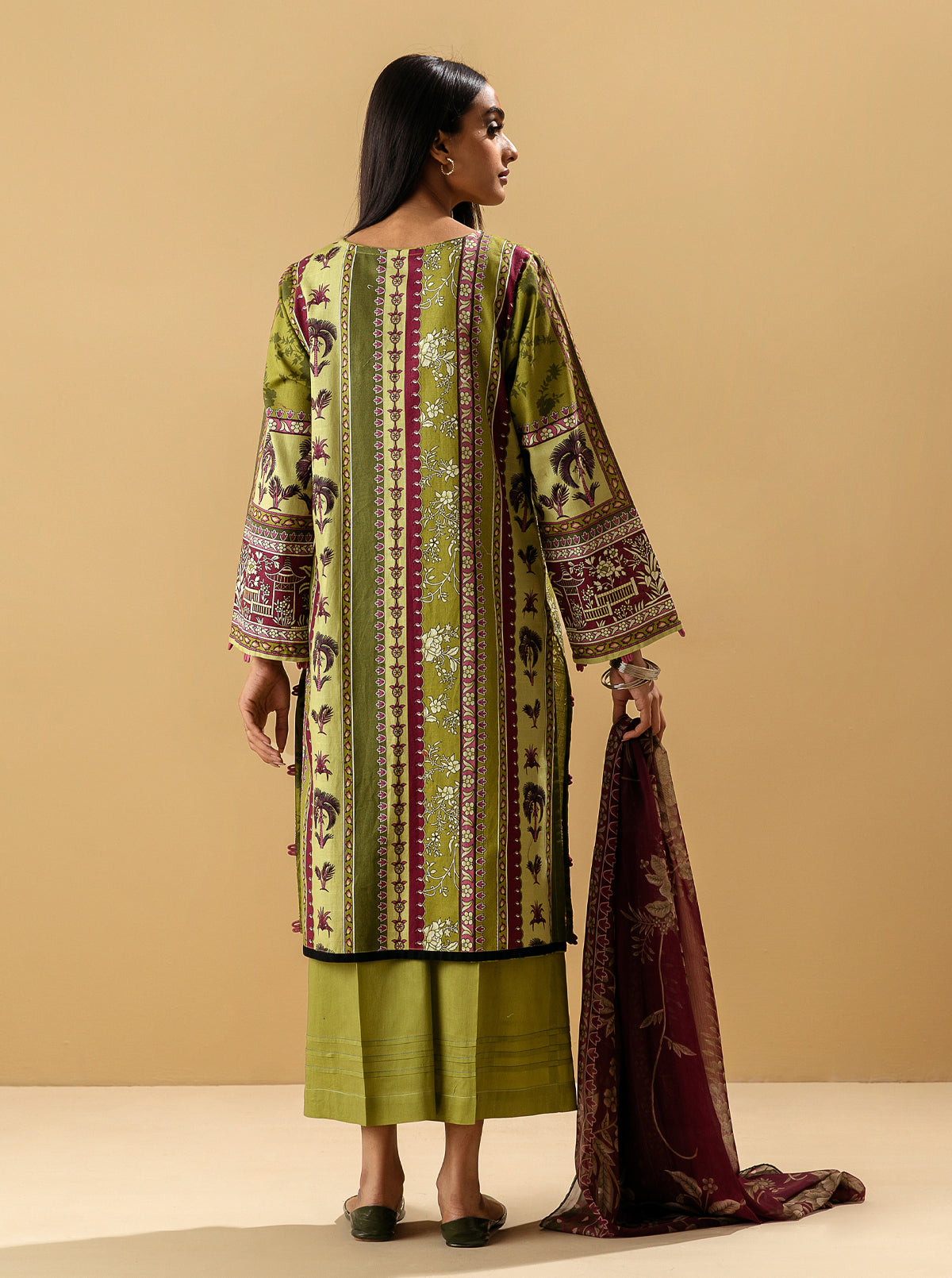 3 Piece - Embroidered Khaddar Suit - Dusky Bloom