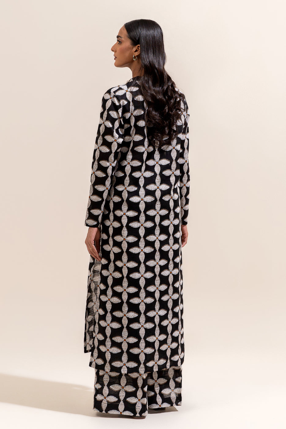 2 Piece Printed Khaddar Suit-Monochrome Bliss (Unstitched)