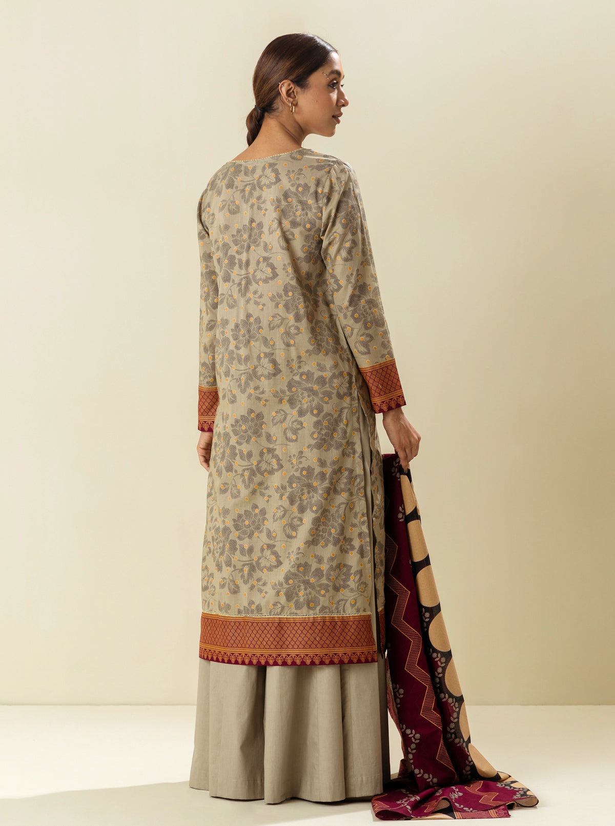 2 PIECE - EMBROIDERD LAWN SUIT - WHITE SAND