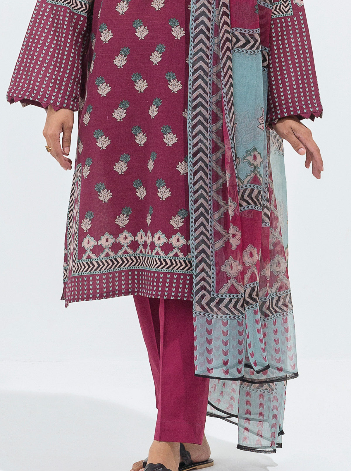 3 Piece - Printed Khaddar Suit - Fuchsia Flora
