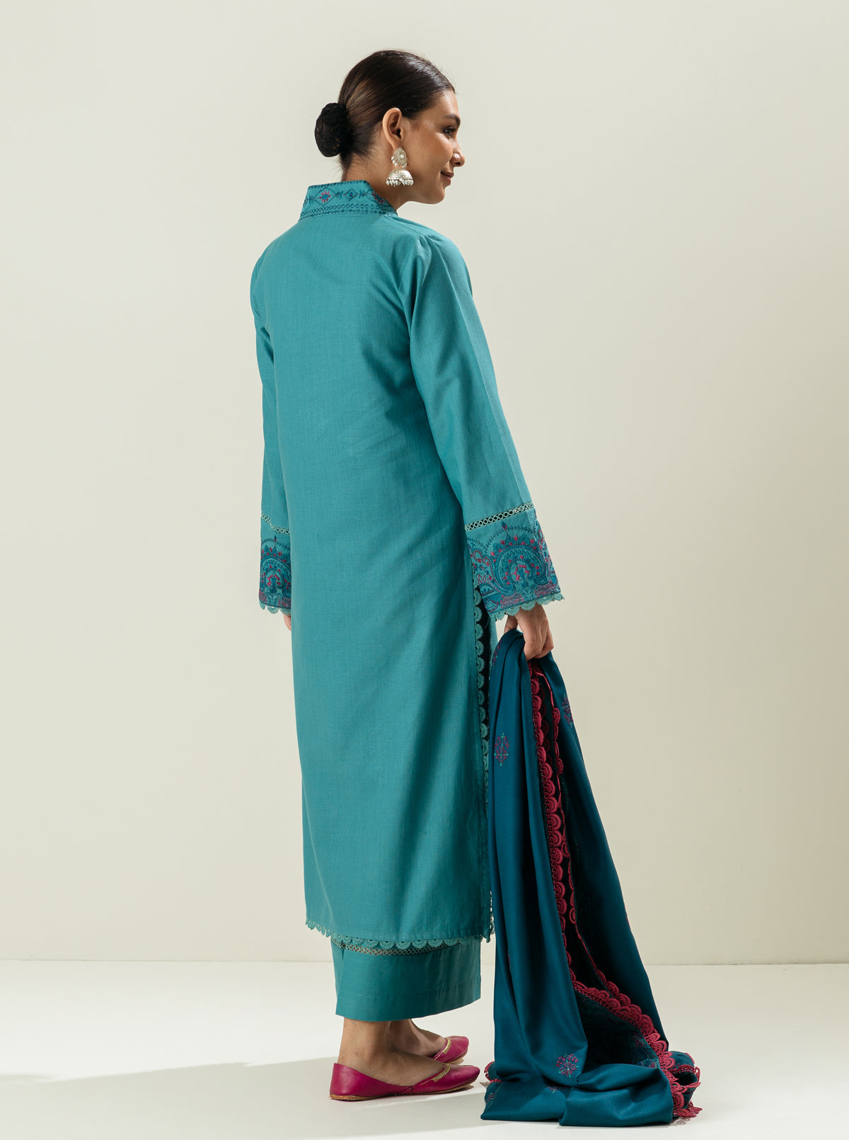 3 Piece - Embroidered Khaddar Suit - Tantalising Teal