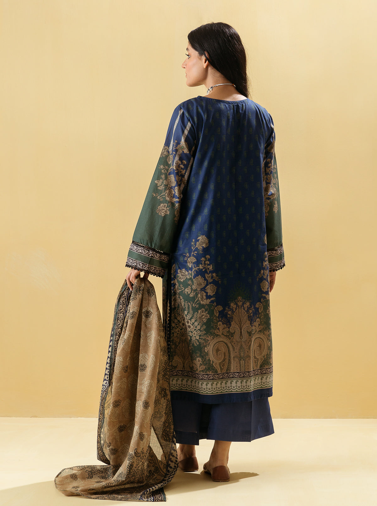 2 PIECE - PRINTED LAWN SUIT - DIVINE FLORAMB4S22U23-BLUE-2000000200786-2PC