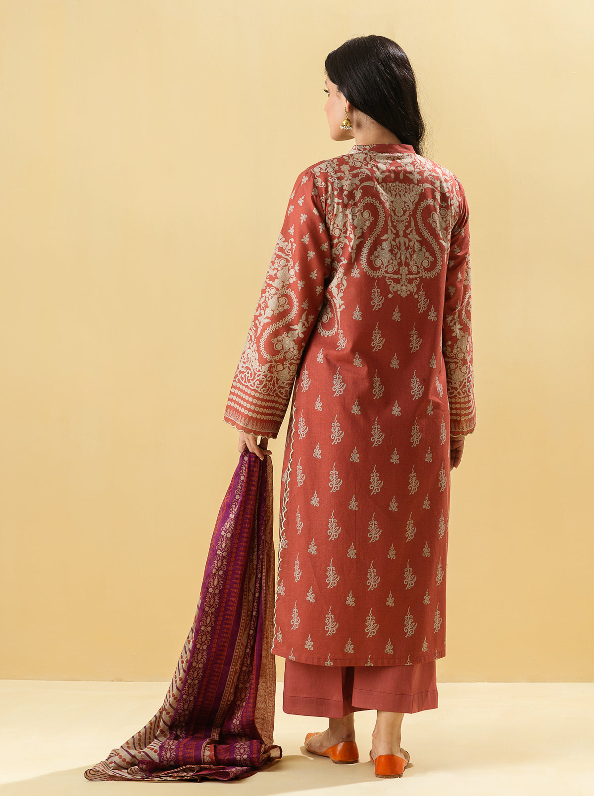 3 PIECE - PRINTED LAWN SUIT - DELICATE DECO