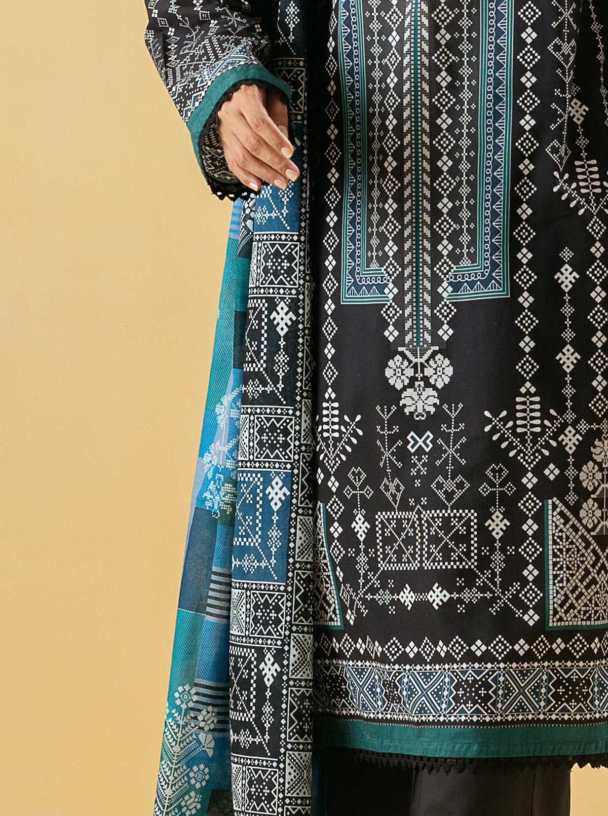 3 PIECE - PRINTED LAWN SUIT - ETHNIC TREASUREMB4S22U34-BLACK-2000000200792-3PC