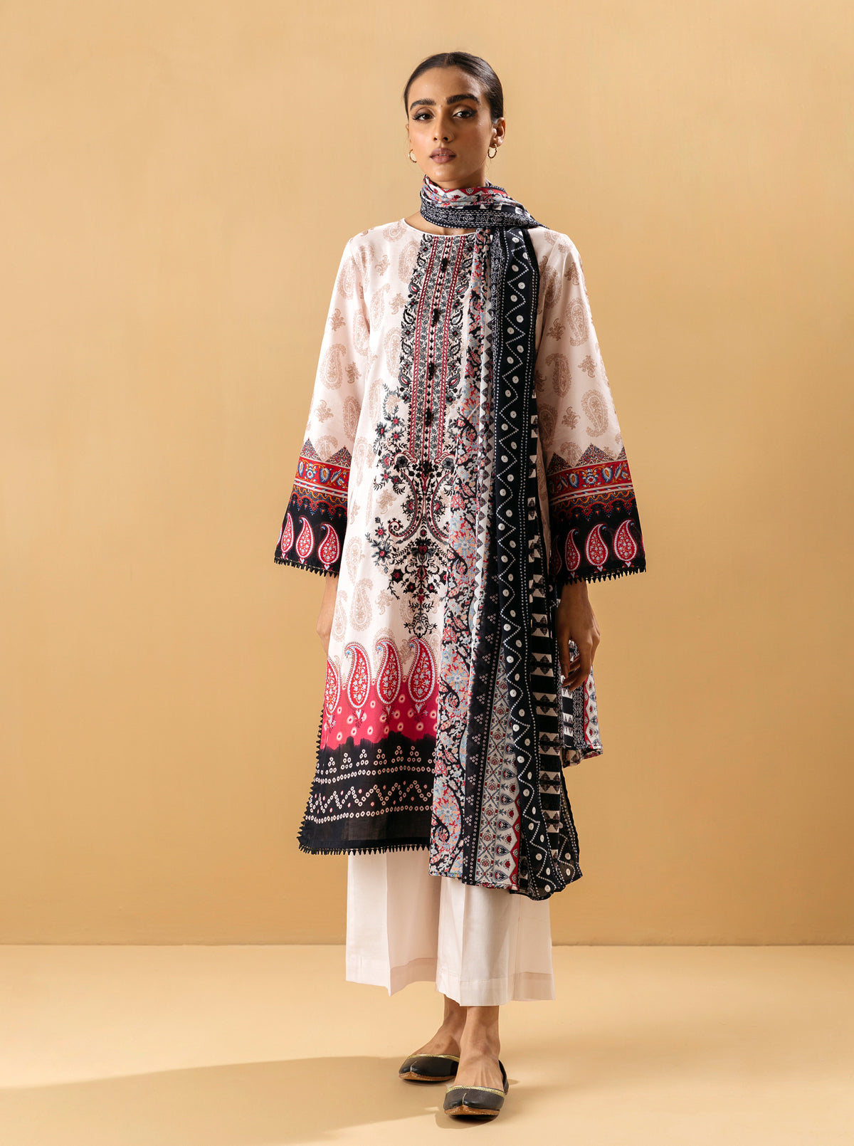 3 Piece - Embroidered Lawn Suit - Divine Gleam