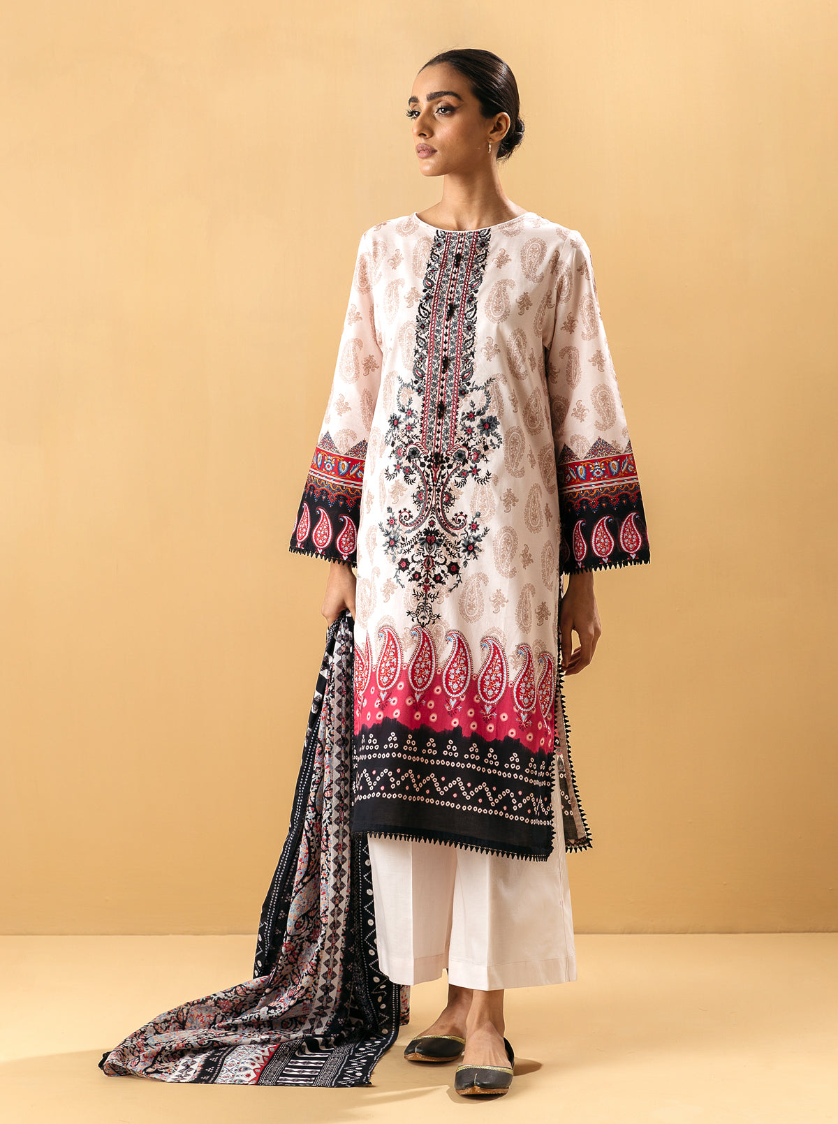 3 Piece - Embroidered Lawn Suit - Divine Gleam