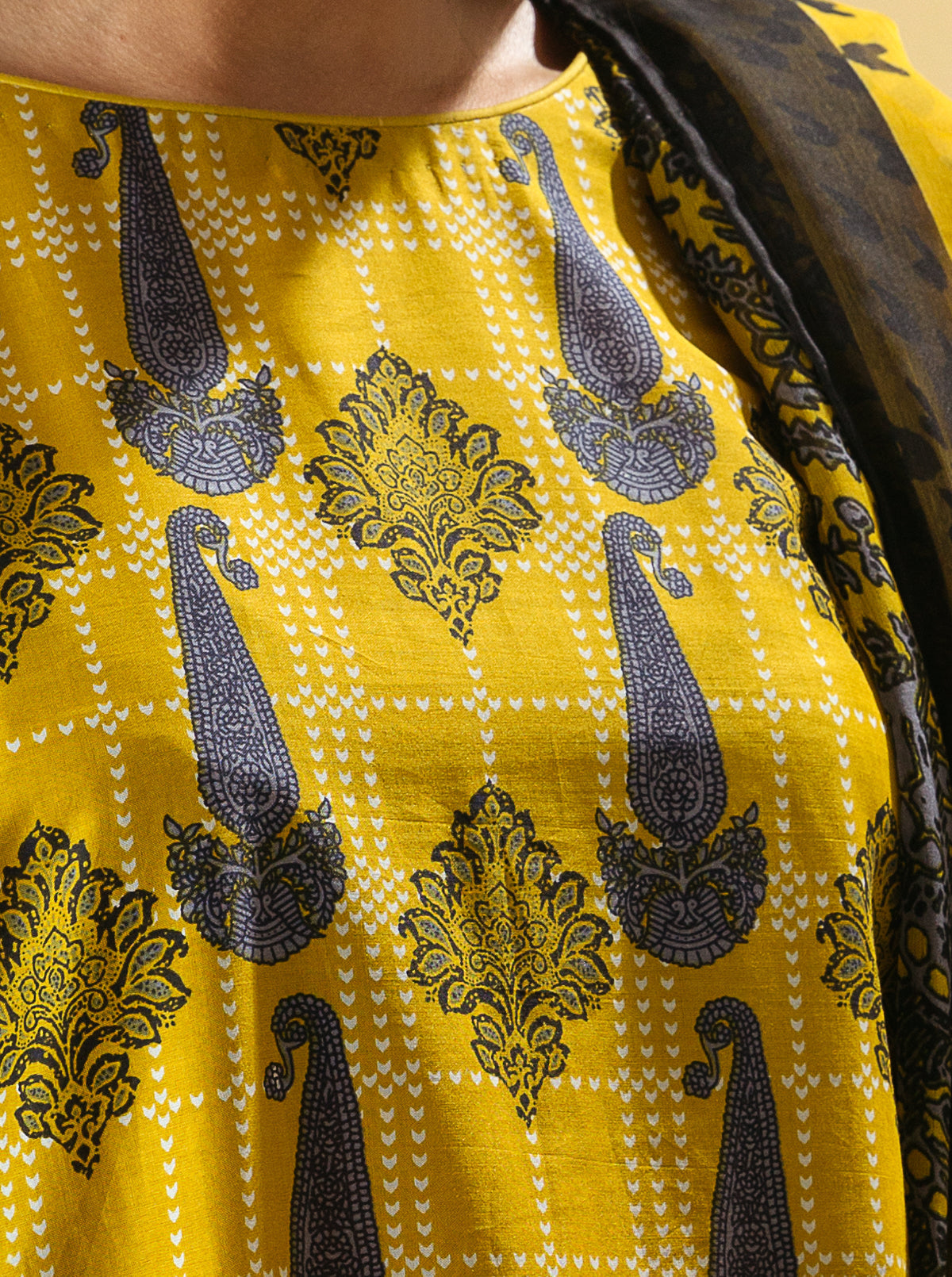3 PIECE - PRINTED LAWN SUIT - GOLD EMPIREMB4S22U42-YELLOW-2000000200793-3PC