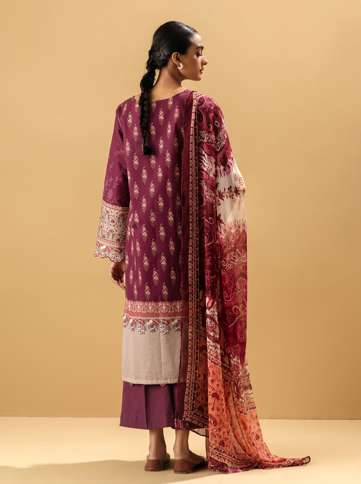 3 PIECE - PRINTED LAWN SUIT - MAGENTA HAZEMB4S22U48-MAROON-2000000206878-3PC