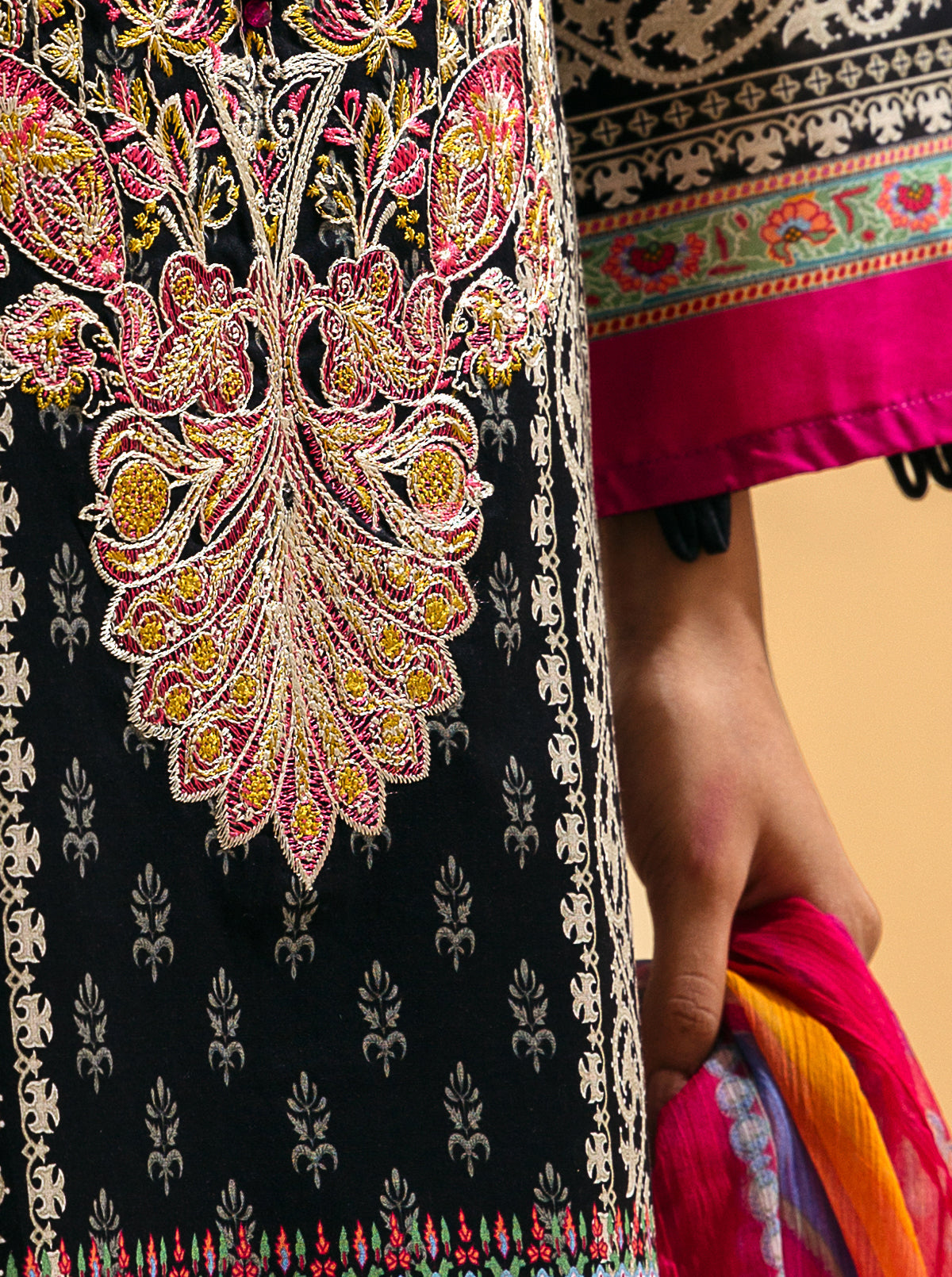 3 PIECE - EMBROIDERED LAWN SUIT - GYPSY GEMSMB4S22U52-BLACK-2000000203484-3PC