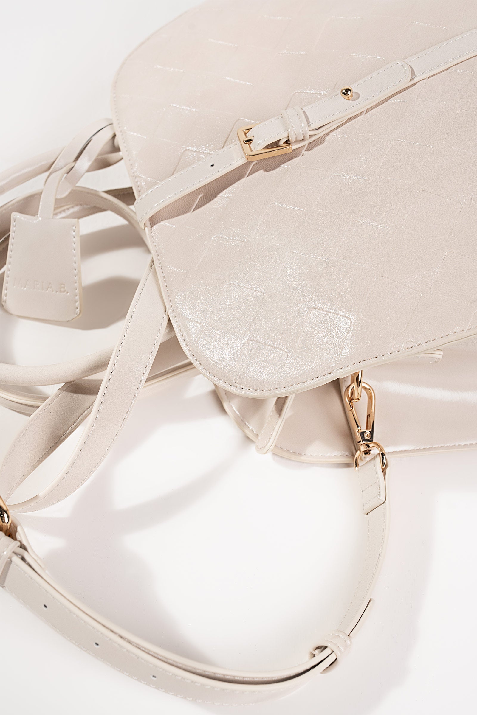 https://cdn.shopify.com/s/files/1/0620/8788/9062/files/MBG-SS26-04OffWhite_F.jpg?v=1778070739