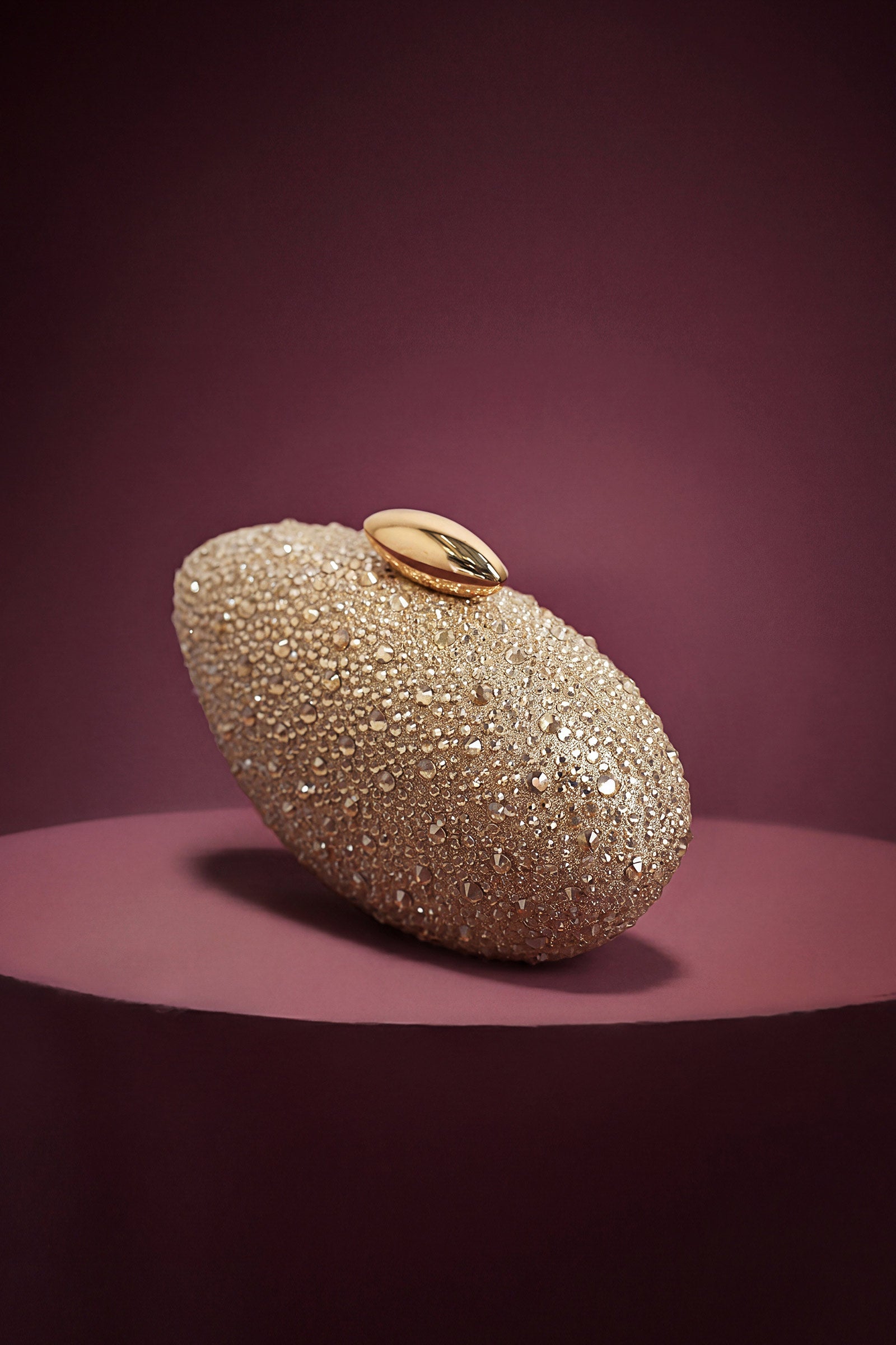 https://cdn.shopify.com/s/files/1/0620/8788/9062/files/MBG-SS26-10Gold_B.jpg?v=1778673973