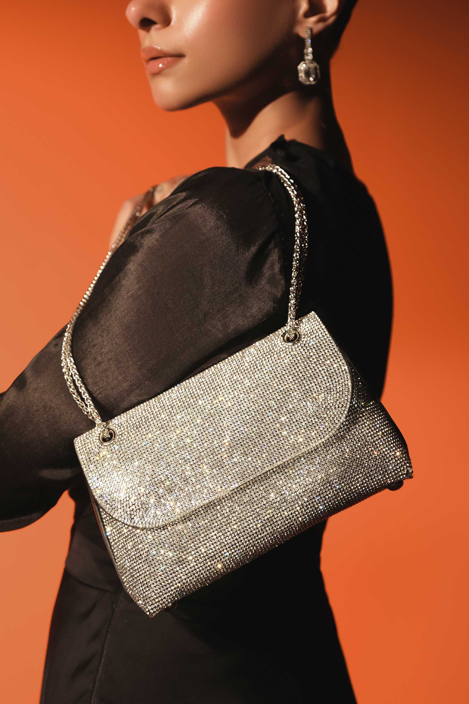 https://cdn.shopify.com/s/files/1/0620/8788/9062/files/MBG-W24-05SilverCloseup_A_f35934d1-604c-4970-9b71-02ee97fee2ec.jpg?v=1731590742