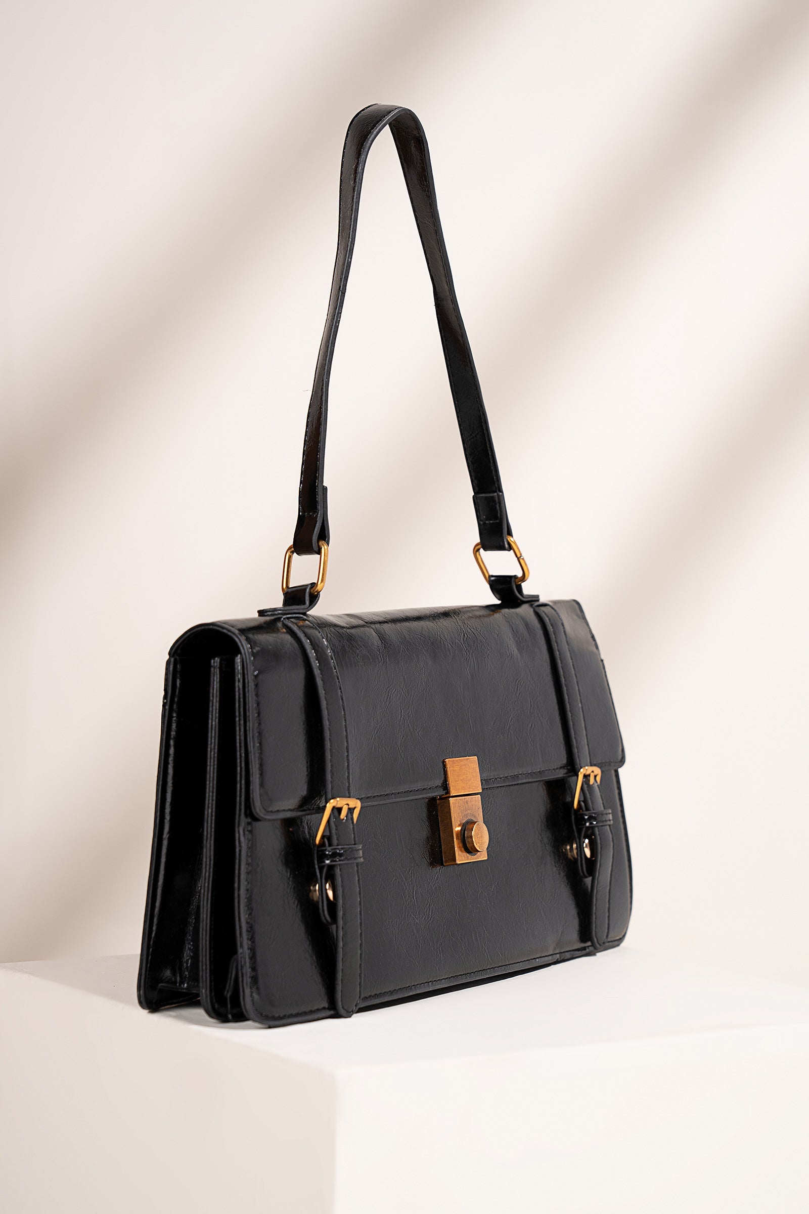 https://cdn.shopify.com/s/files/1/0620/8788/9062/files/MBG-W25-01BlackSide_B.jpg?v=1760699378