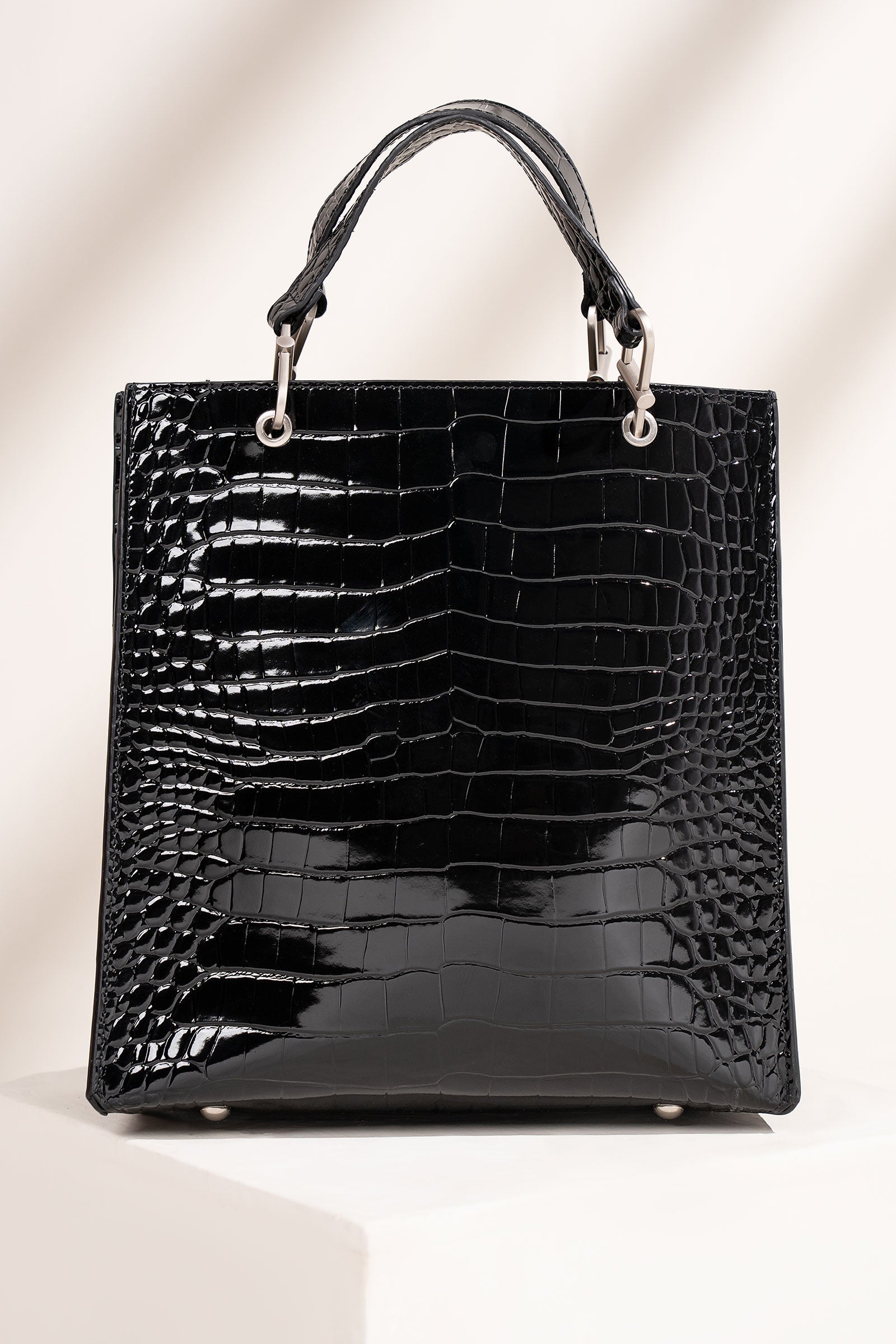 https://cdn.shopify.com/s/files/1/0620/8788/9062/files/MBG-W25-04BlackBack_C.jpg?v=1763734666