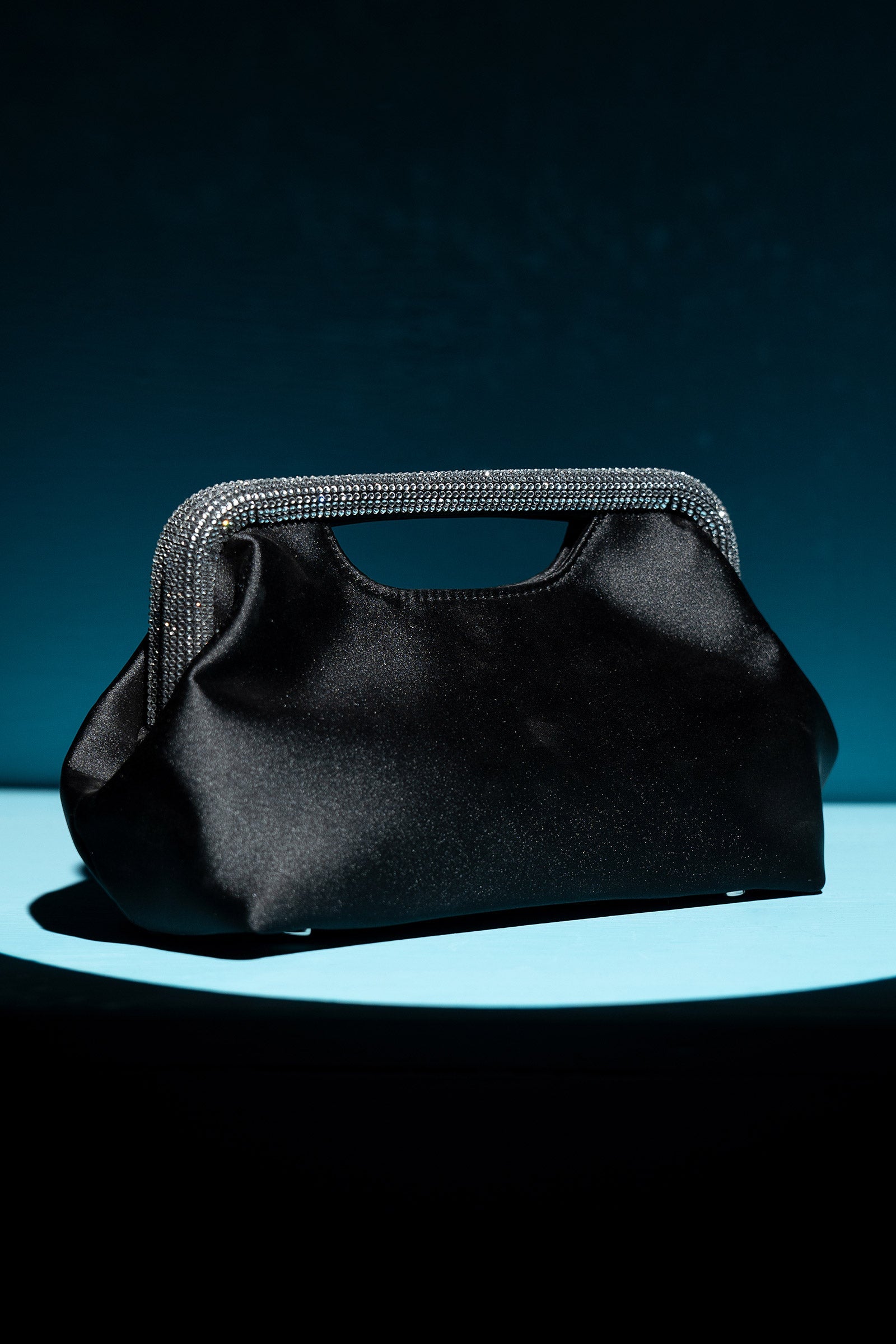 https://cdn.shopify.com/s/files/1/0620/8788/9062/files/MBG-W25-06BlackSide_B.jpg?v=1763734806