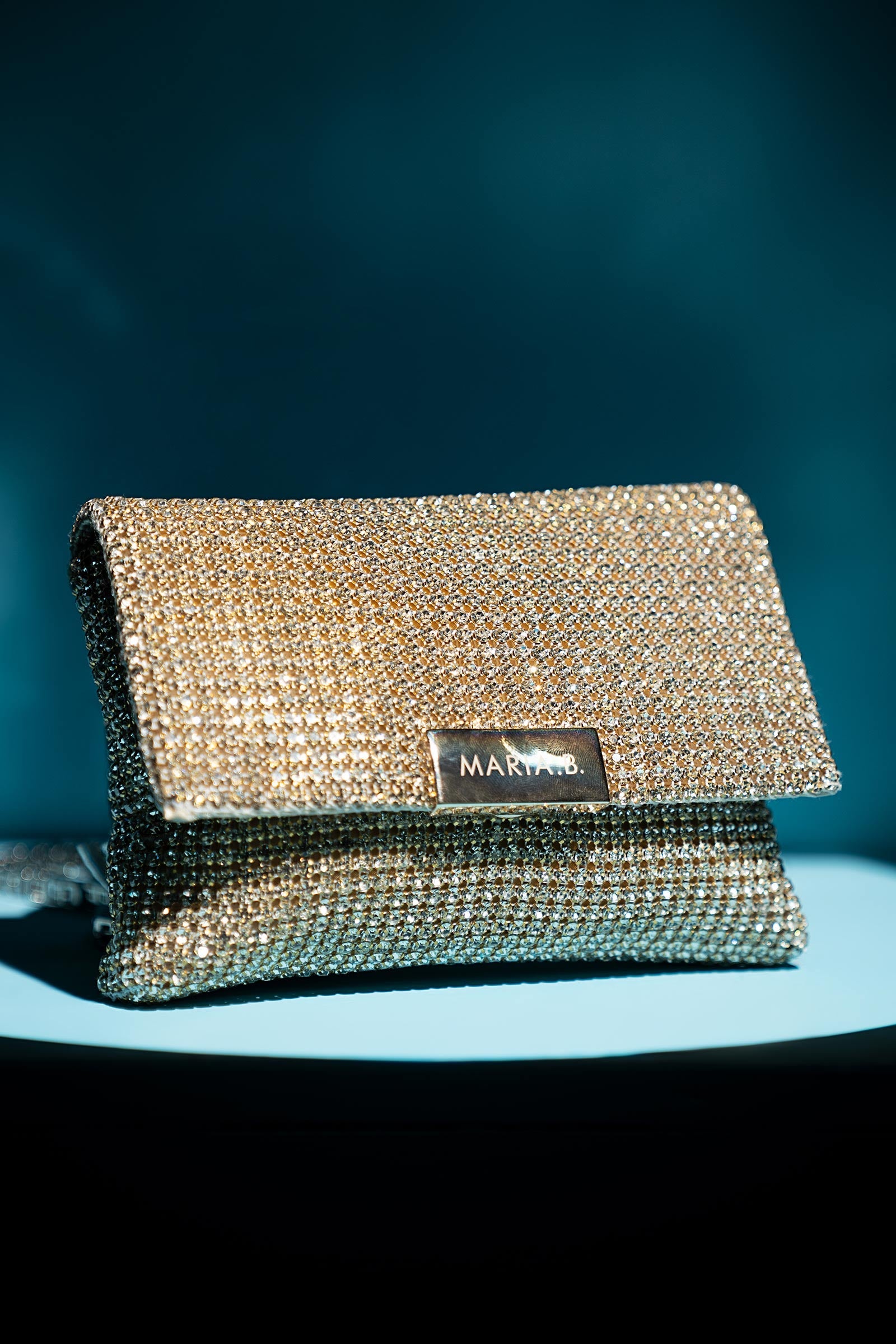 https://cdn.shopify.com/s/files/1/0620/8788/9062/files/MBG-W25-07GoldSide_B1.jpg?v=1763734882