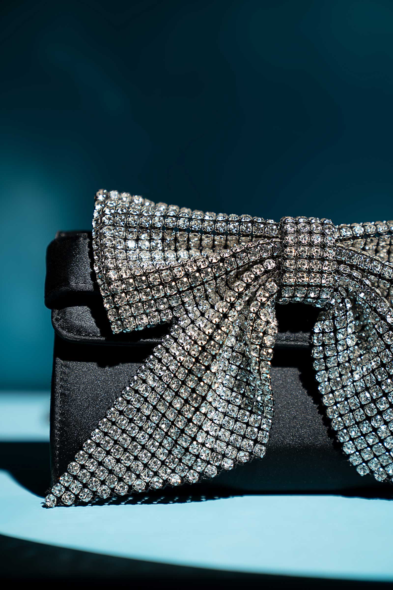 https://cdn.shopify.com/s/files/1/0620/8788/9062/files/MBG-W25-13BlackCloseup_C.jpg?v=1762953831
