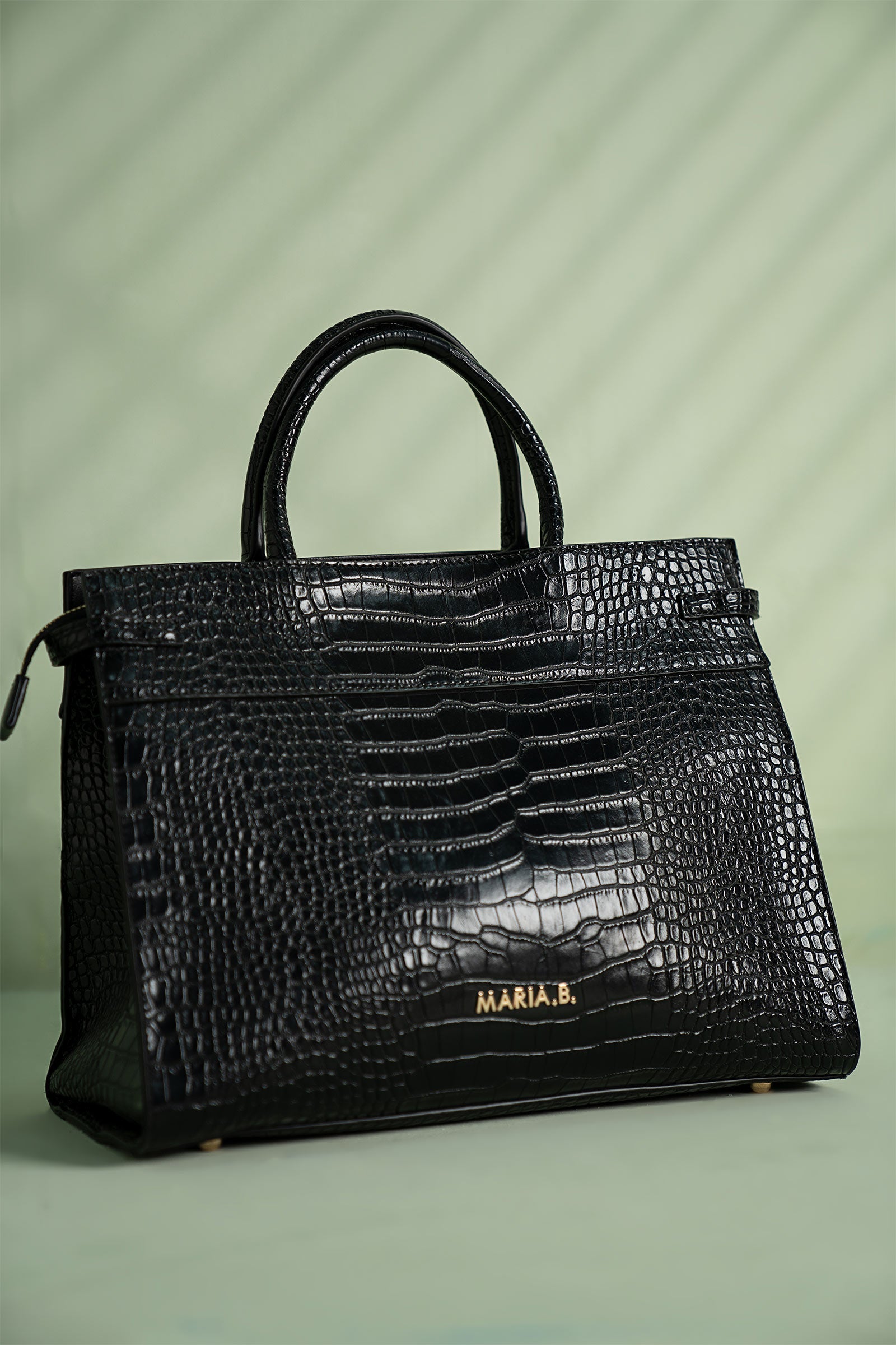 https://cdn.shopify.com/s/files/1/0620/8788/9062/files/MBG-W25-18BlackSide_B.jpg?v=1763735915