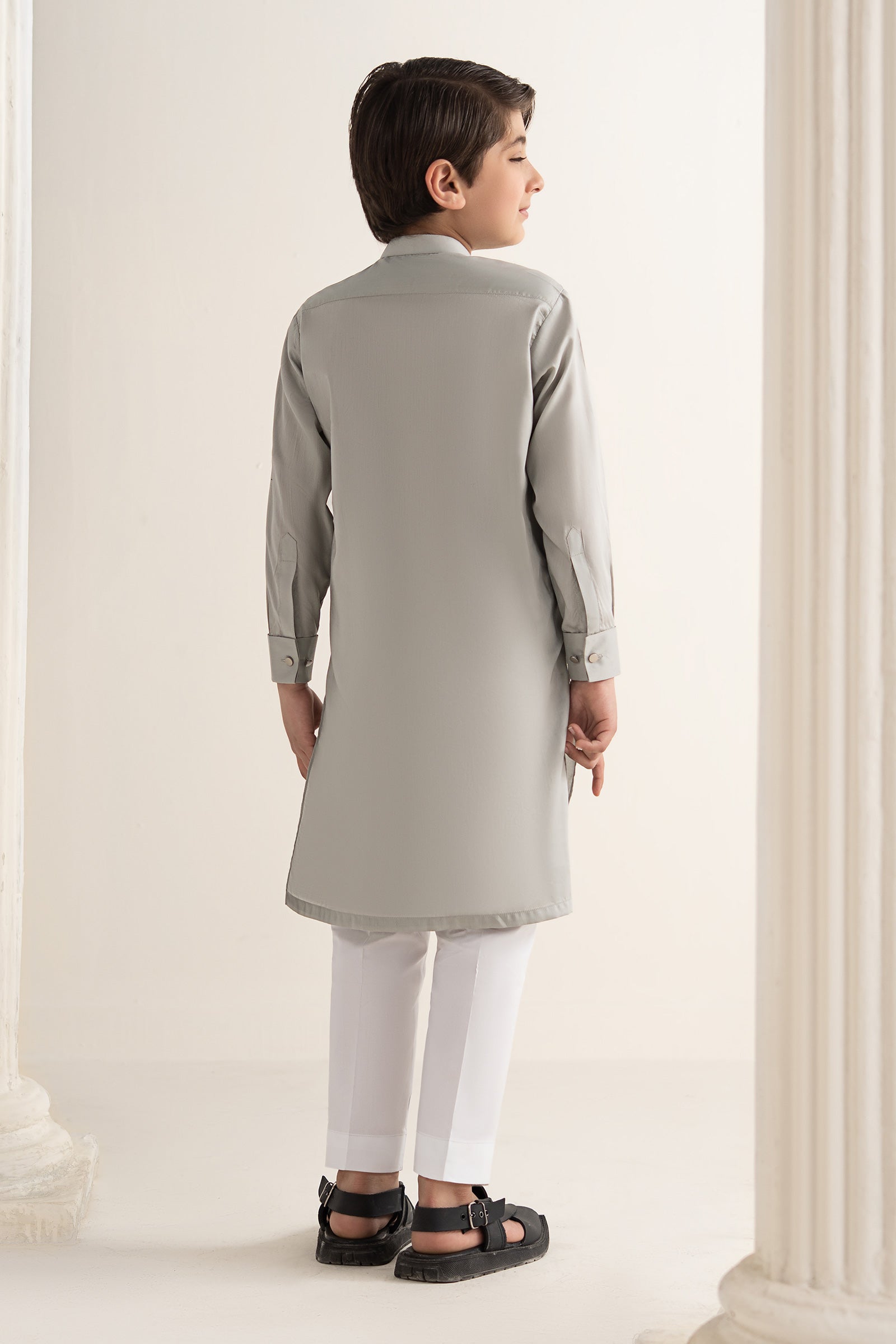 https://cdn.shopify.com/s/files/1/0620/8788/9062/files/MBKKRSS26-28SliverBack_B.jpg?v=1780660120