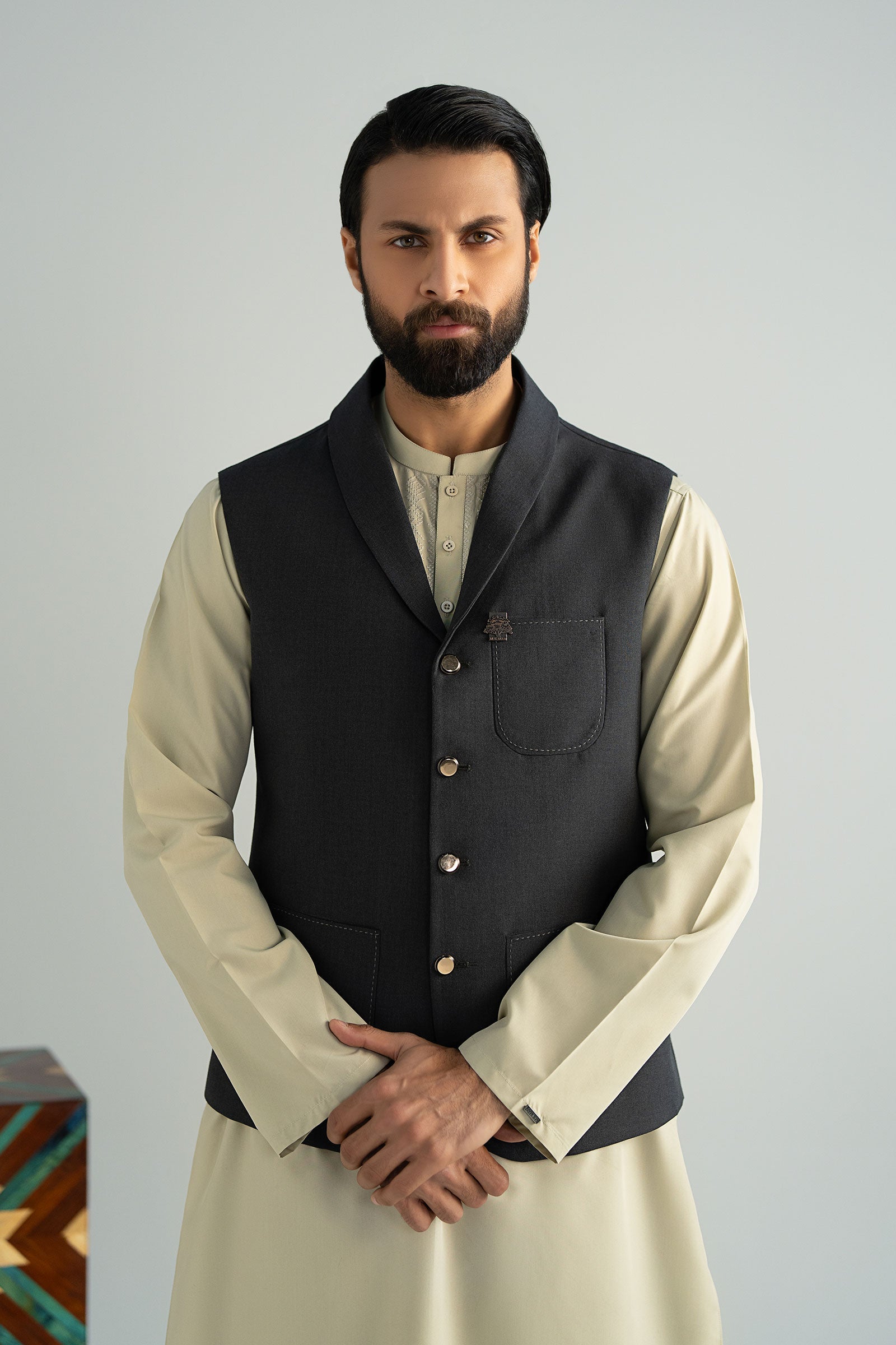 https://cdn.shopify.com/s/files/1/0620/8788/9062/files/MBM-WC25-03BlackCloseup_C.jpg?v=1741264164