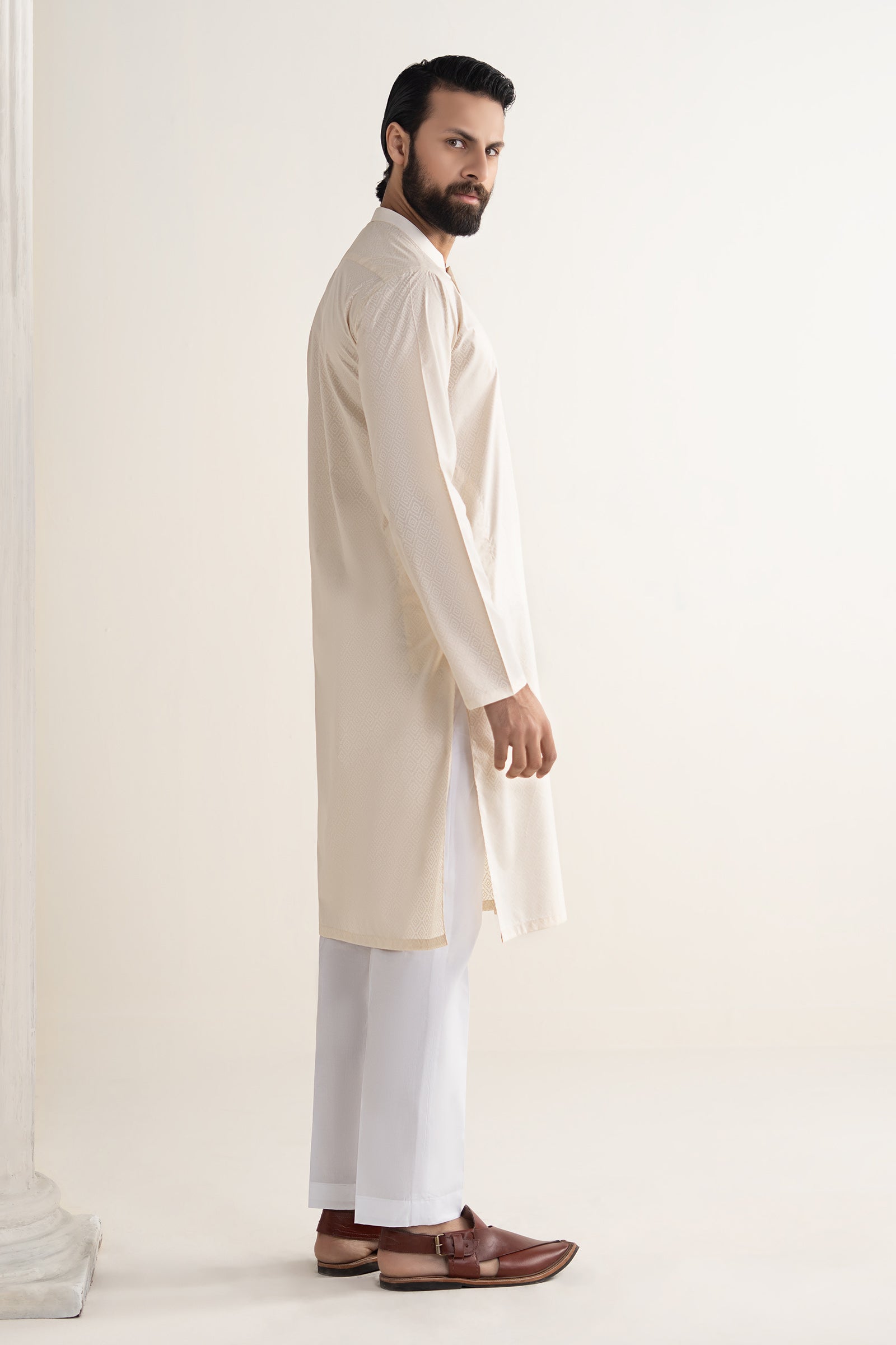 https://cdn.shopify.com/s/files/1/0620/8788/9062/files/MBMKR-SS26-10BrightCreamSide_B.jpg?v=1772631112