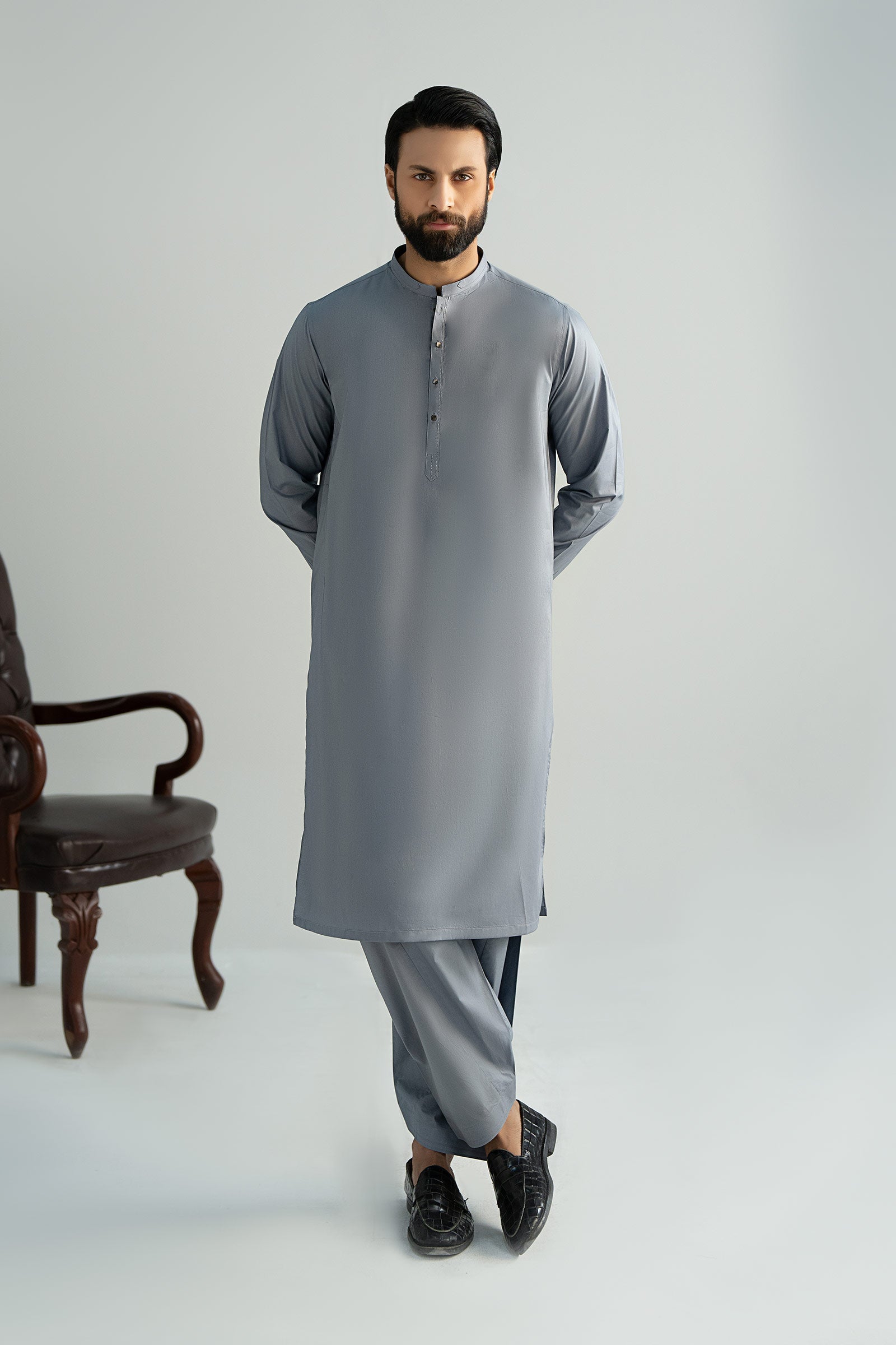 https://cdn.shopify.com/s/files/1/0620/8788/9062/files/MBMS-2P25-03_Mid_Grey_Front_A.jpg?v=1741339027