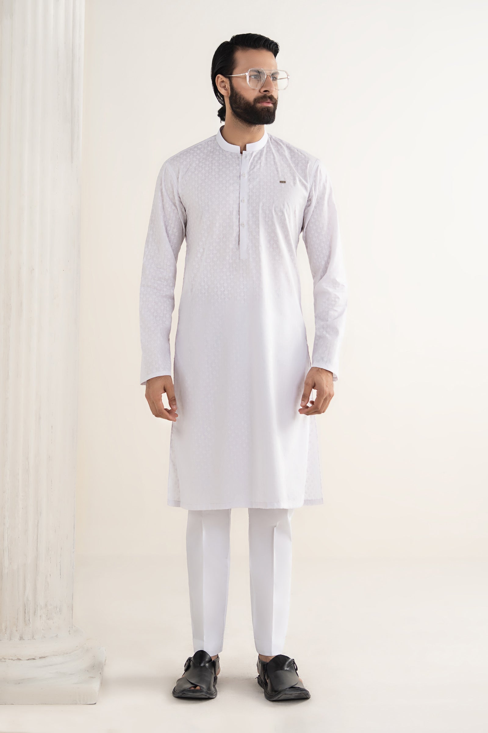 https://cdn.shopify.com/s/files/1/0620/8788/9062/files/MBM_KR_SS26-38_Brilliant_White_Front_A.jpg?v=1773065981
