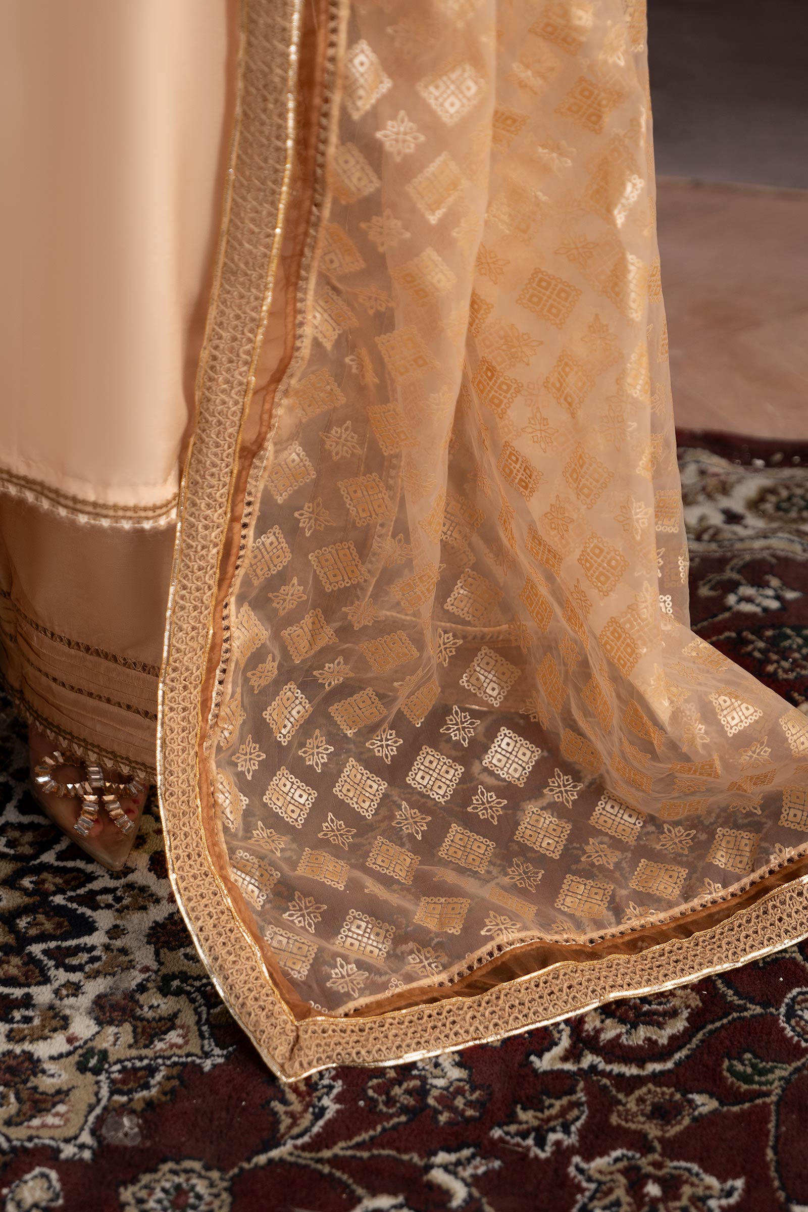 https://cdn.shopify.com/s/files/1/0620/8788/9062/files/MBSW2516SkinCloseup_H.jpg?v=1760693852