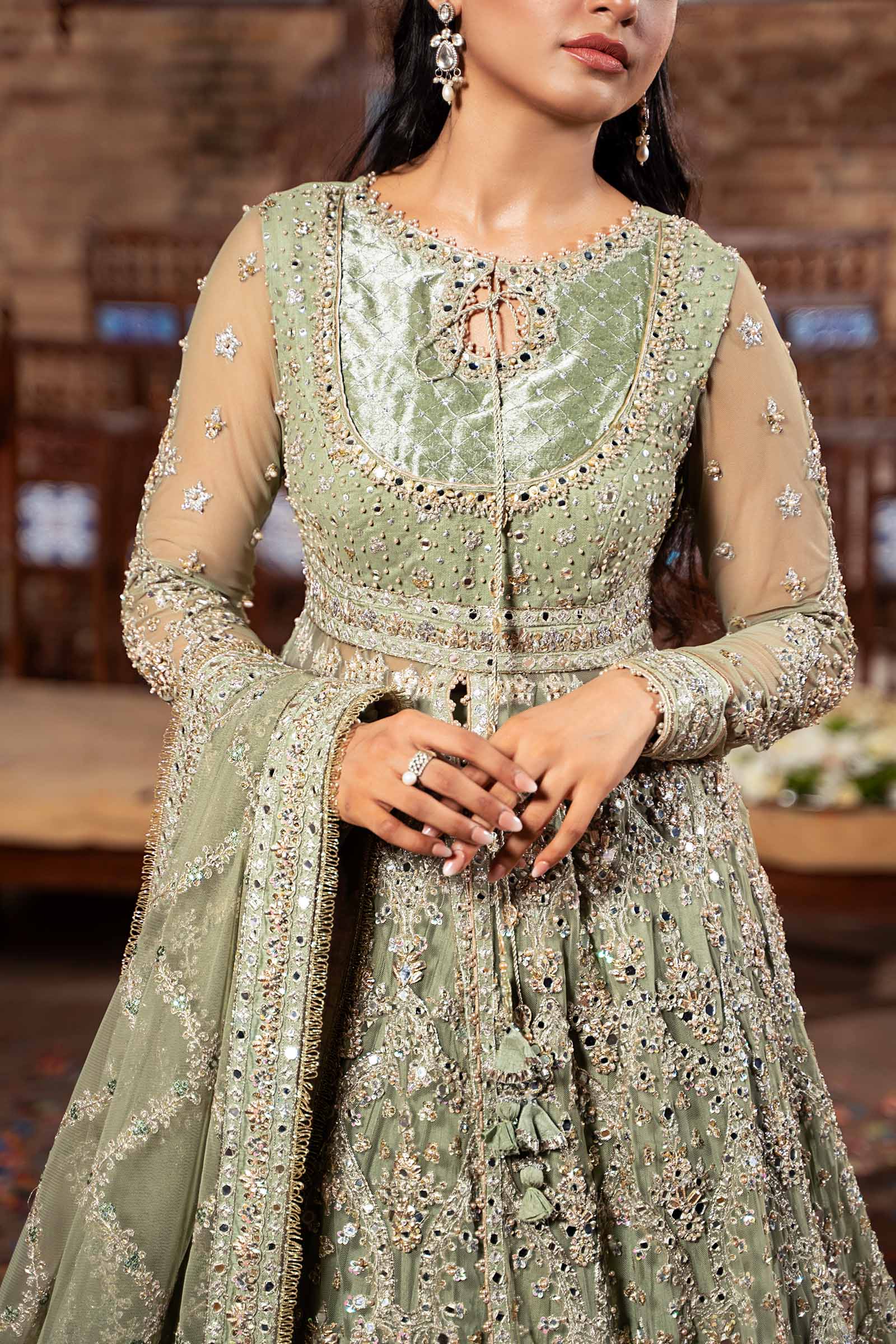 https://cdn.shopify.com/s/files/1/0620/8788/9062/files/MC-10-18Closeup-2.jpg?v=1728386579