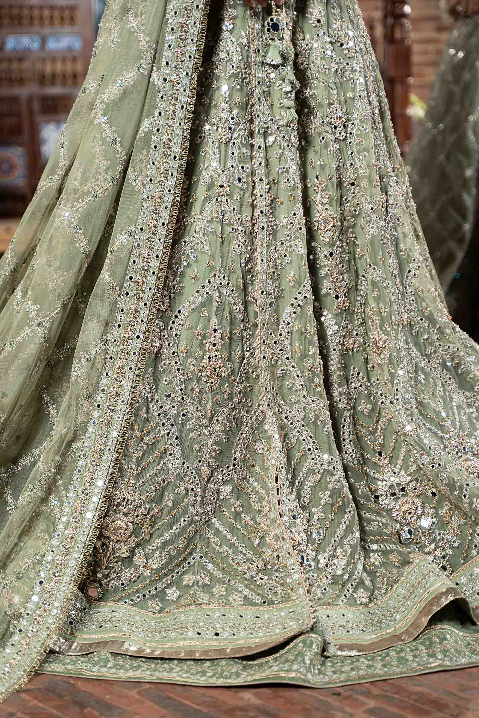 https://cdn.shopify.com/s/files/1/0620/8788/9062/files/MC-10-18Closeup-3.jpg?v=1728386579