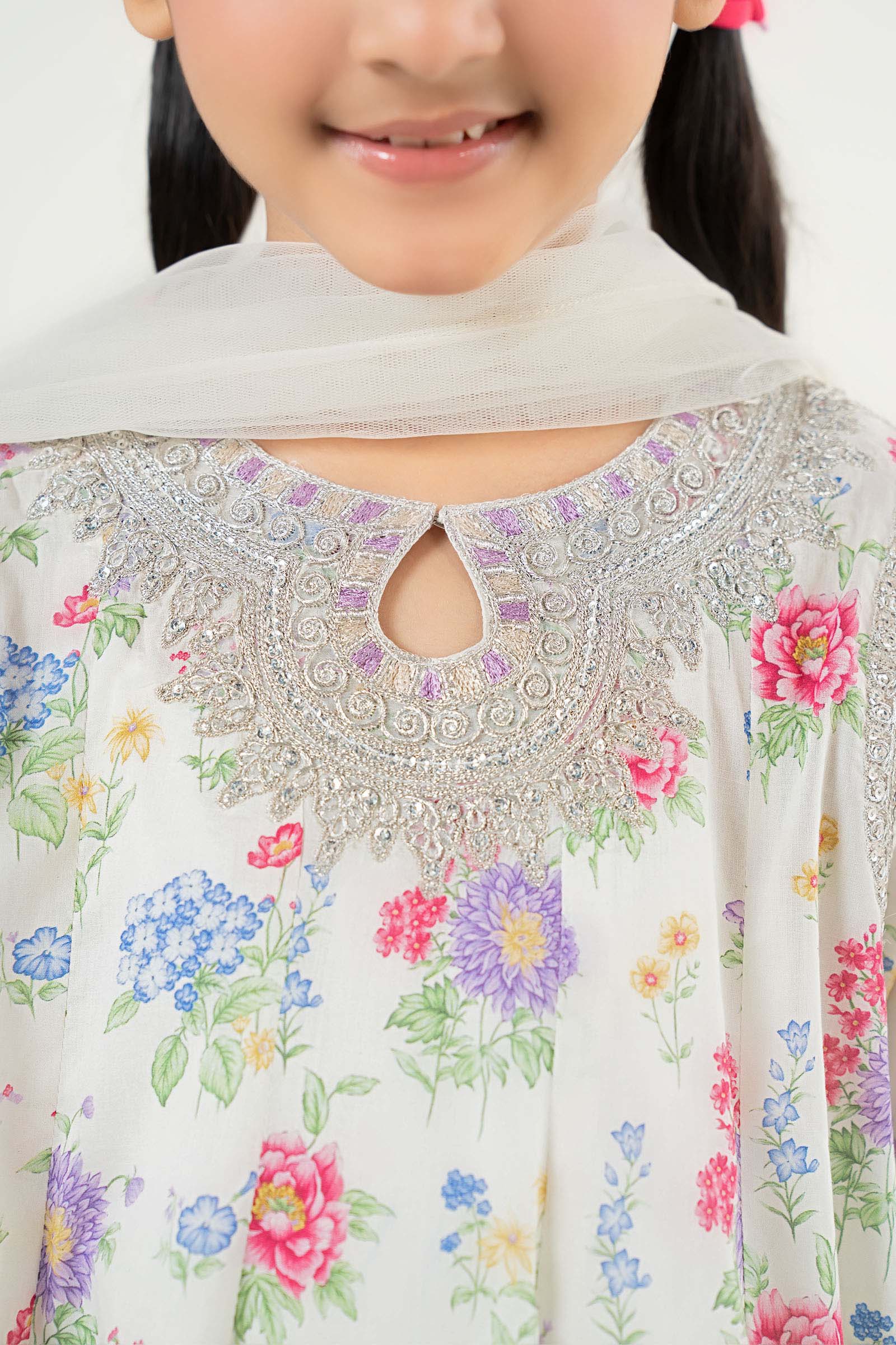 https://cdn.shopify.com/s/files/1/0620/8788/9062/files/MKDEA2503R1WhitePrintedCloseup_G.jpg?v=1779352406