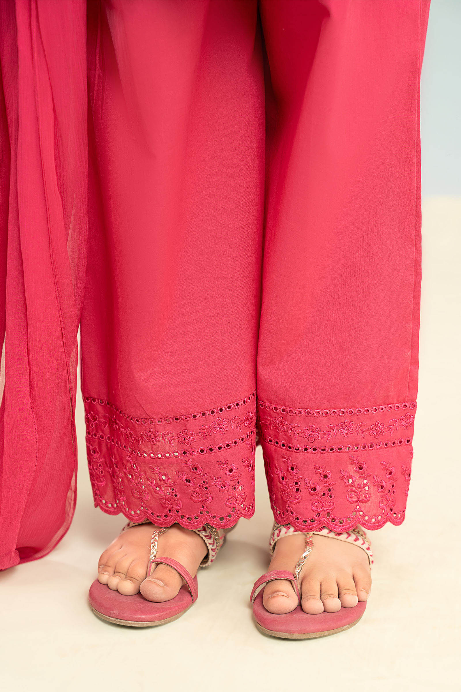https://cdn.shopify.com/s/files/1/0620/8788/9062/files/MKDEF2611PinkCloseup_J.jpg?v=1768554374