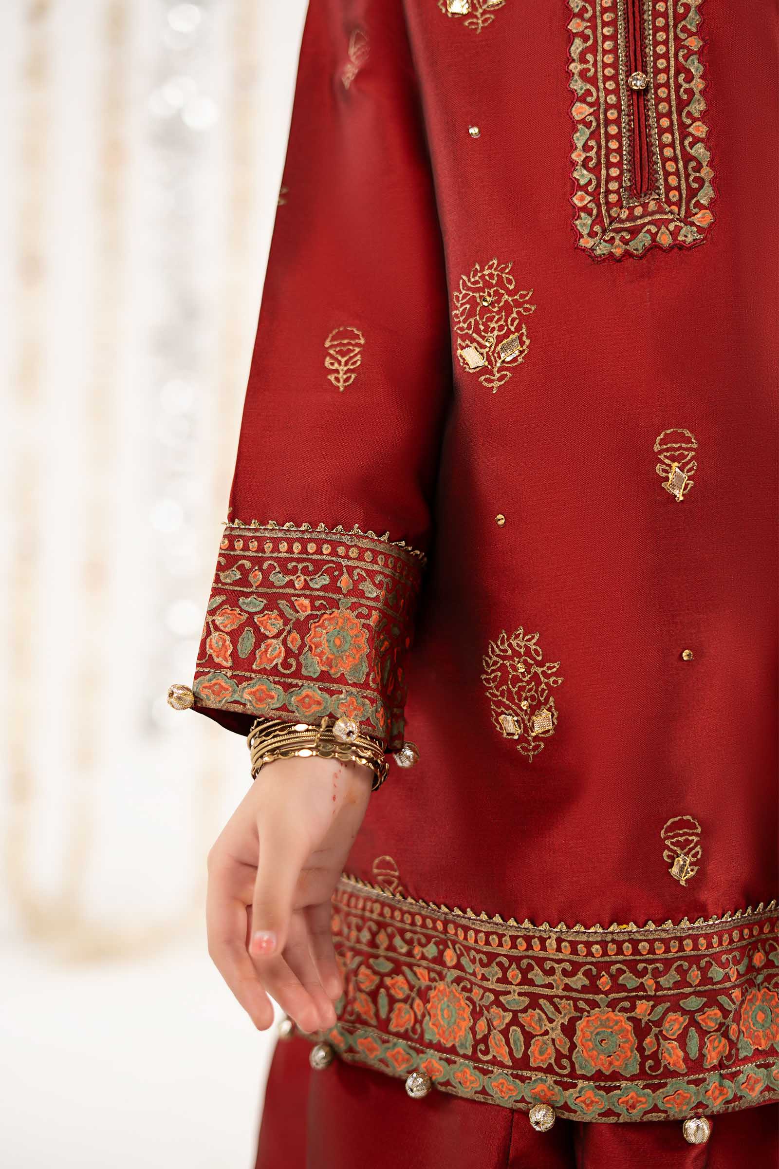 https://cdn.shopify.com/s/files/1/0620/8788/9062/files/MKSEF2646MaroonCloseup_H.jpg?v=1771687392