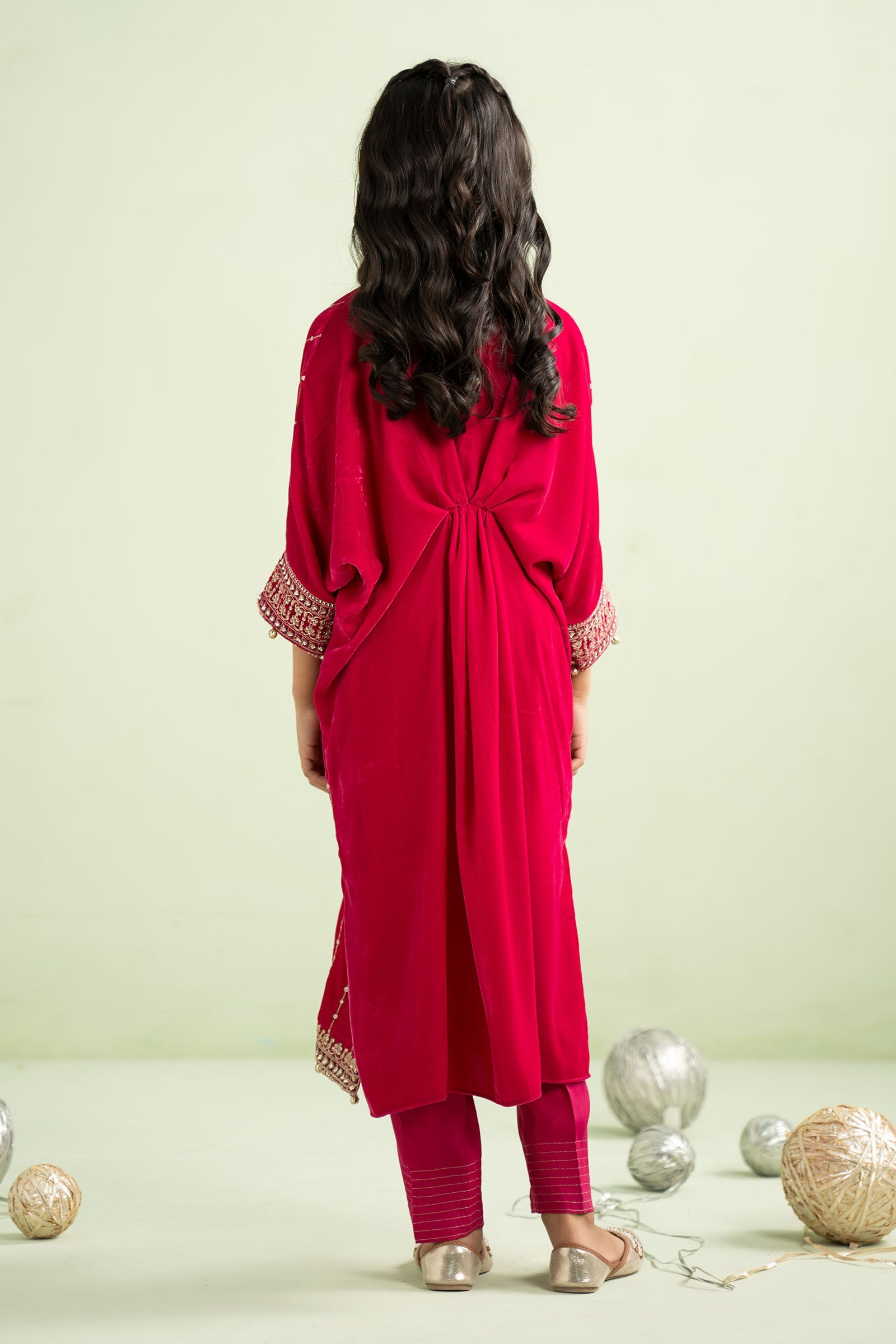https://cdn.shopify.com/s/files/1/0620/8788/9062/files/MKSW2503PinkBack_C.jpg?v=1758027375