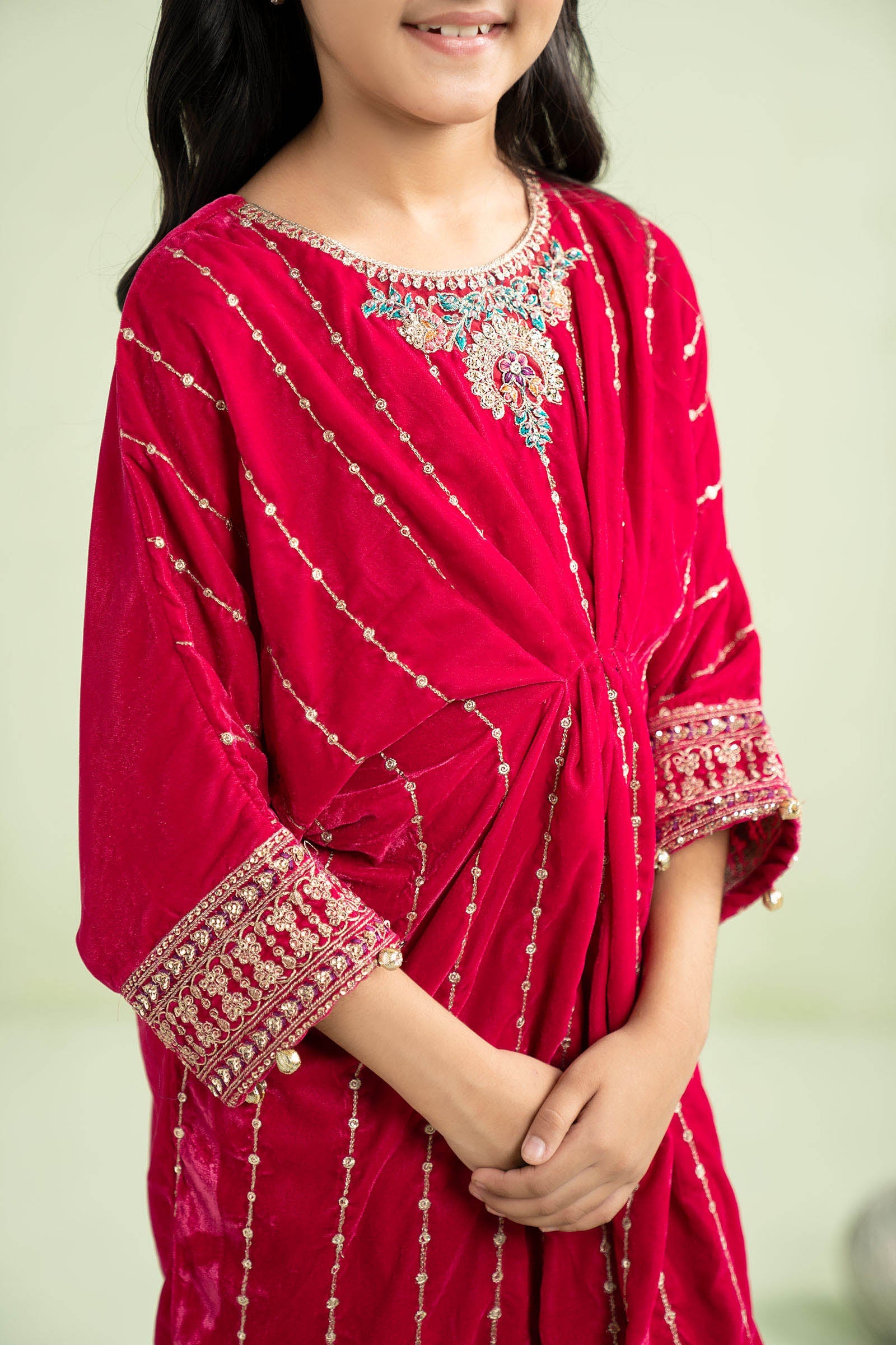 https://cdn.shopify.com/s/files/1/0620/8788/9062/files/MKSW2503PinkCloseup_E.jpg?v=1758027375