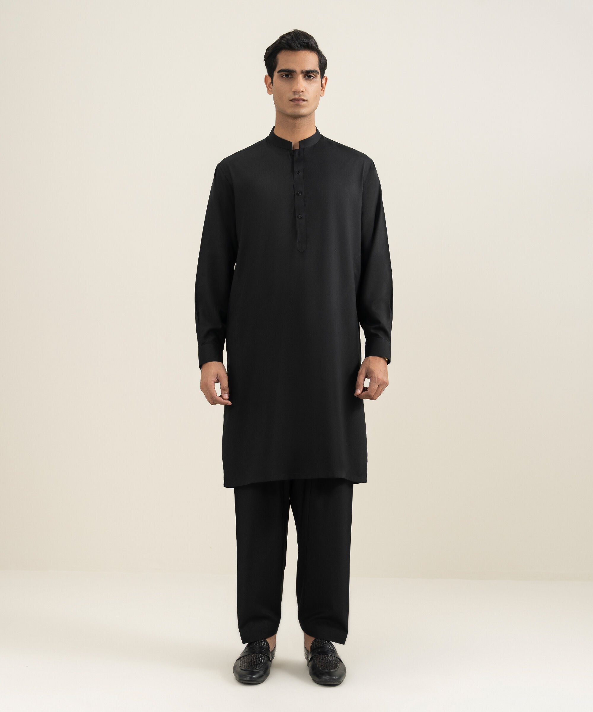 Men'S Stitched Black Wash And Wear Suit