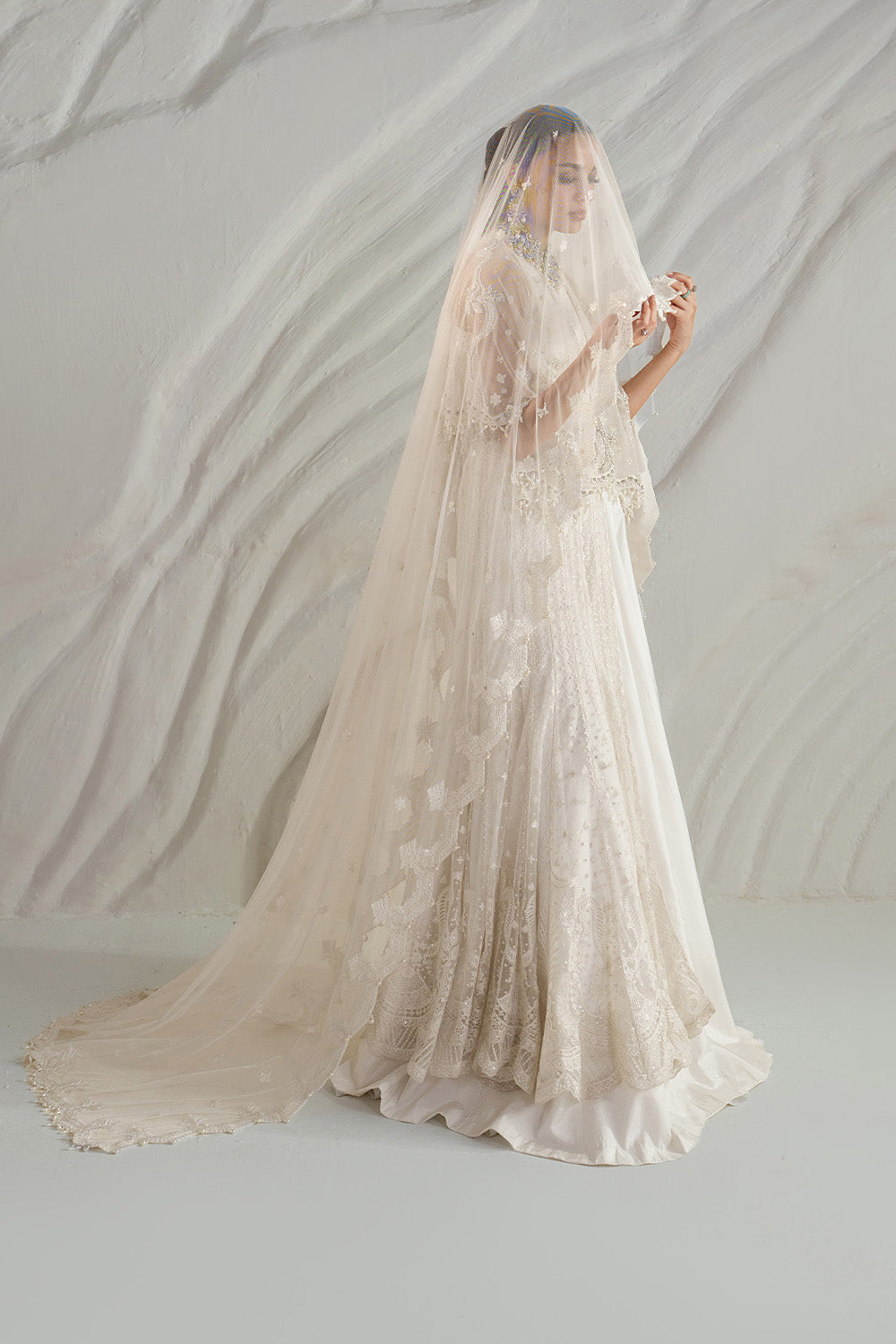 CROWNED ELEGANCE - MSS6928