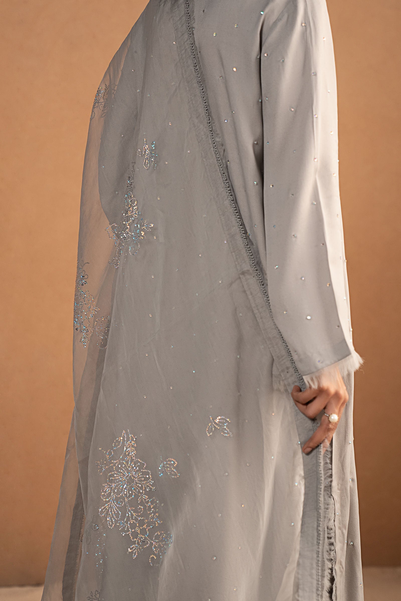 https://cdn.shopify.com/s/files/1/0620/8788/9062/files/MSTW2513GrayCloseup_H.jpg?v=1762594800