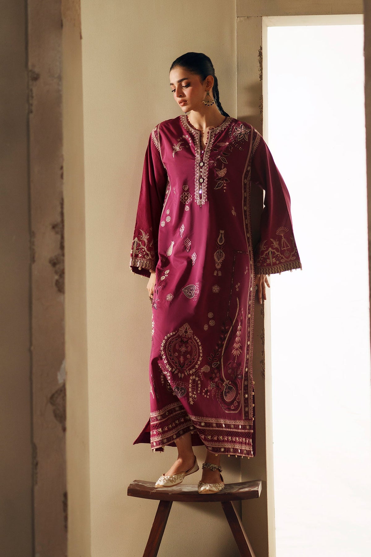 EMBROIDERED KAFTAN (E4408/103/524)