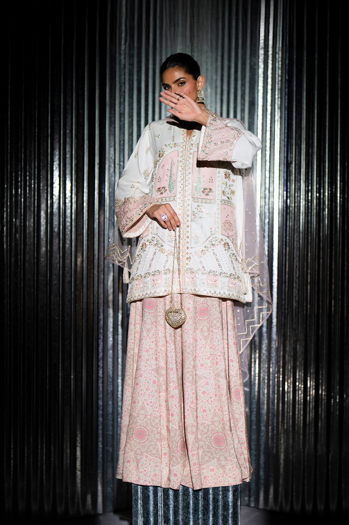 EMBROIDERED SUIT (E1126/104/005)