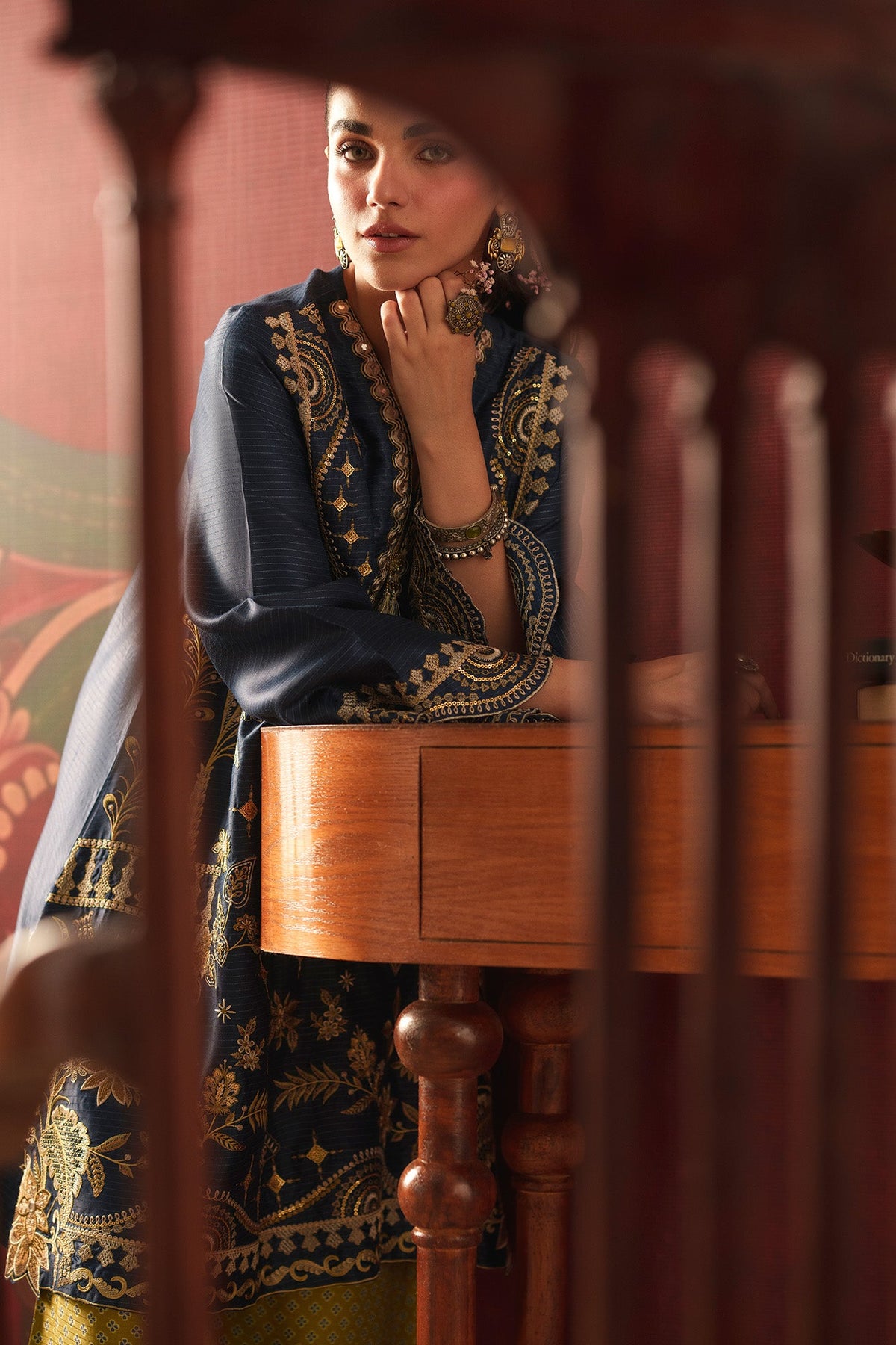 EMBROIDERED SUIT (E4818-103-618)