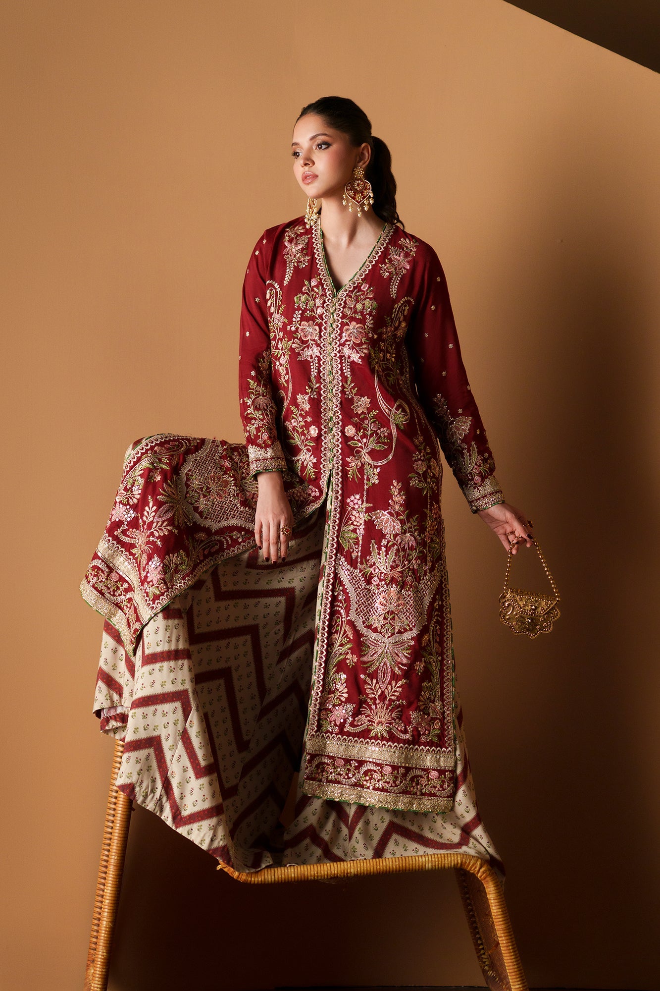 EMBROIDERED SUIT (E1212/104/306)