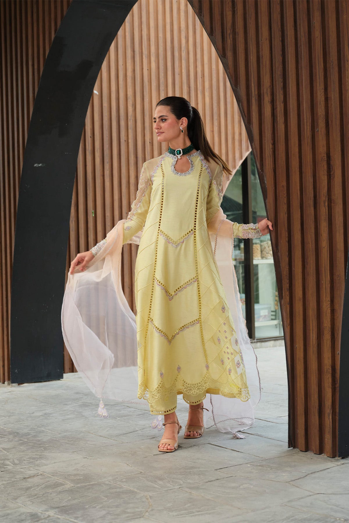 https://cdn.shopify.com/s/files/1/0523/4327/5696/files/MYSIEbyTAHIRA_1407.jpg?v=1770042069