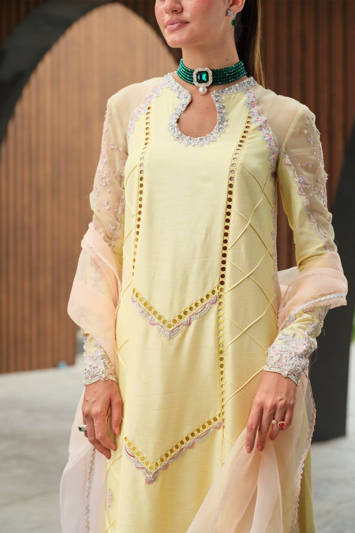 https://cdn.shopify.com/s/files/1/0523/4327/5696/files/MYSIEbyTAHIRA_1508.jpg?v=1770042069